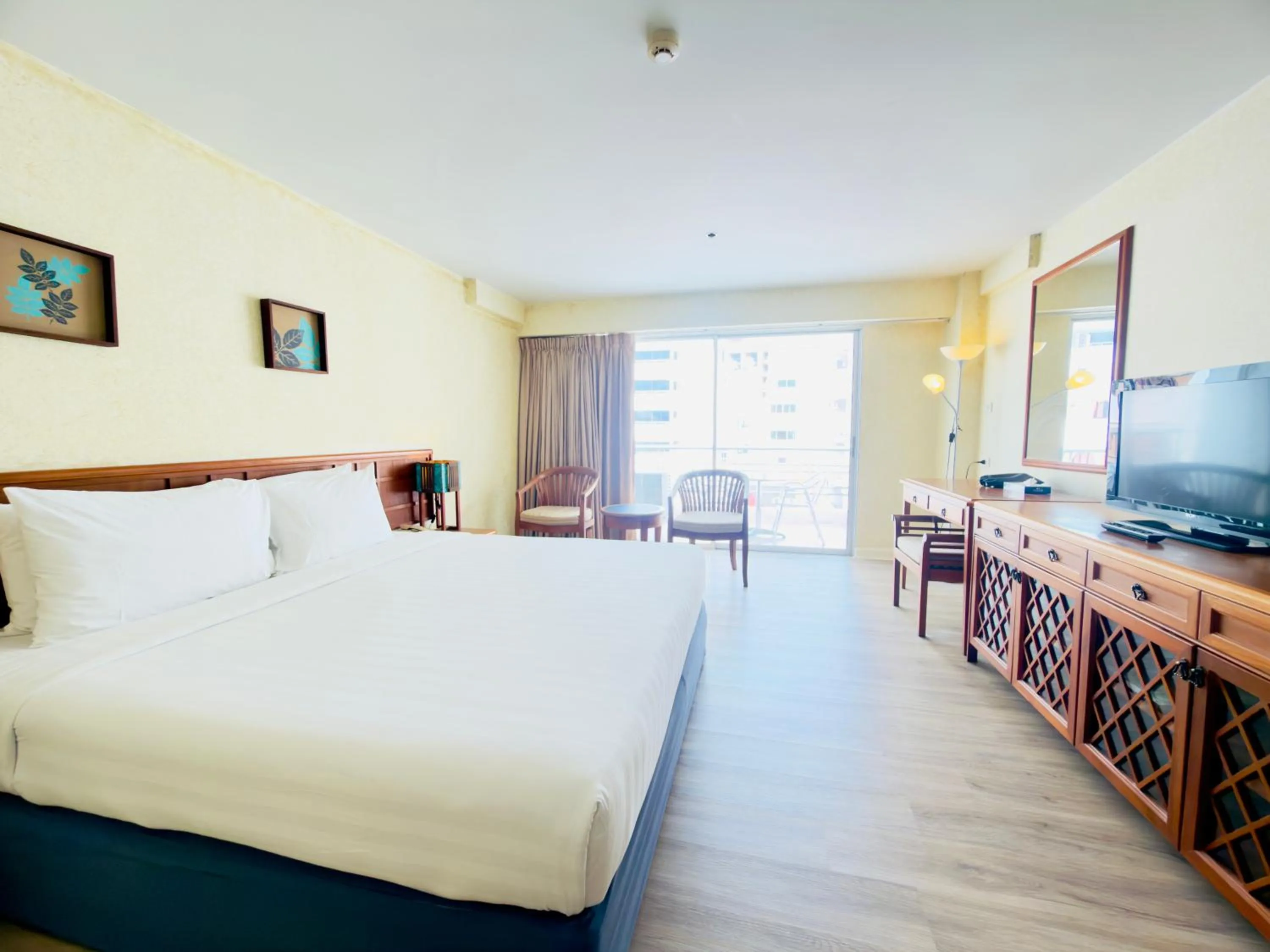 Bed in Sandy Spring Hotel