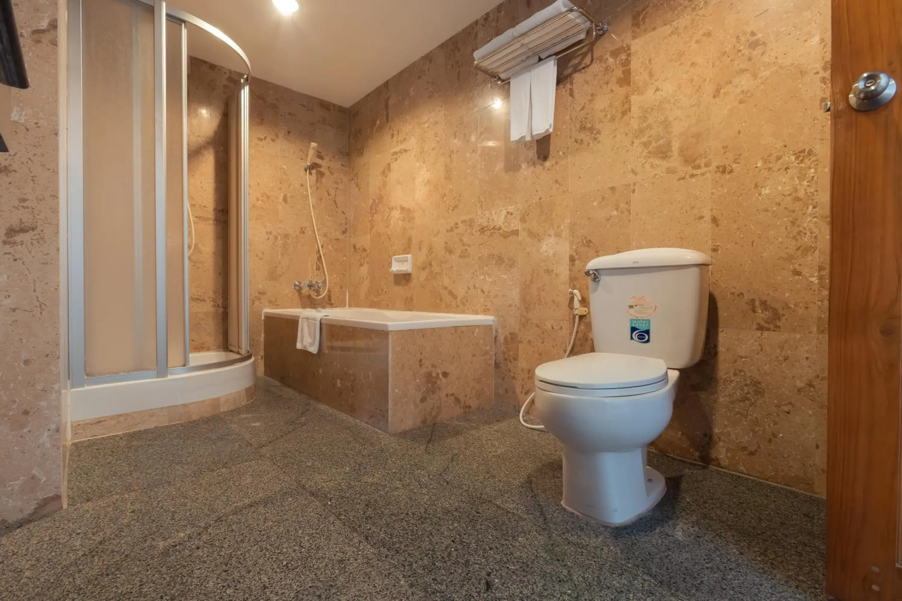 Suite with Balcony in Sandy Spring Hotel Suite with Balcony in Sandy Spring Hotel