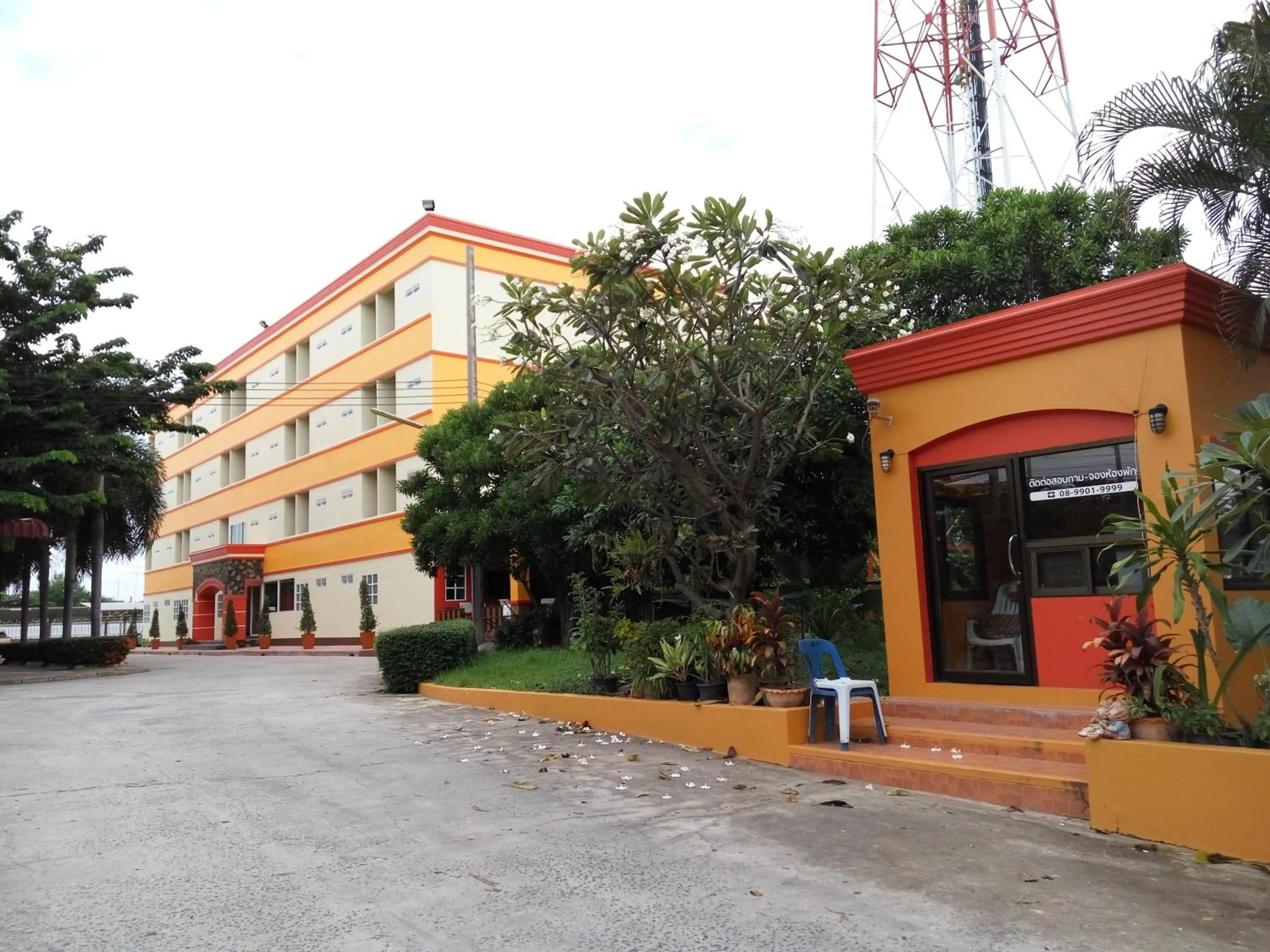 Facade/entrance in Central Park Hotel