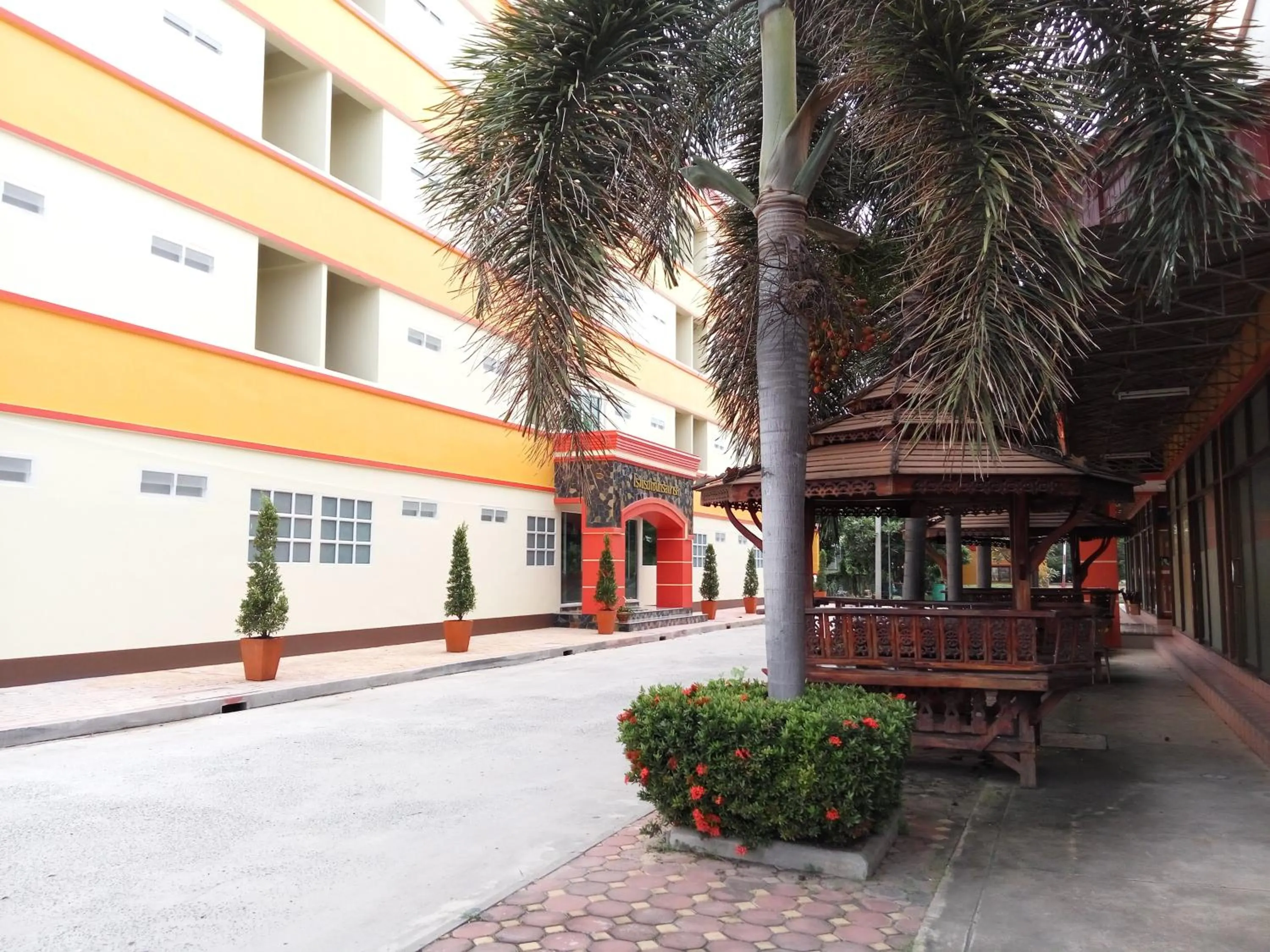 Facade/entrance in Central Park Hotel