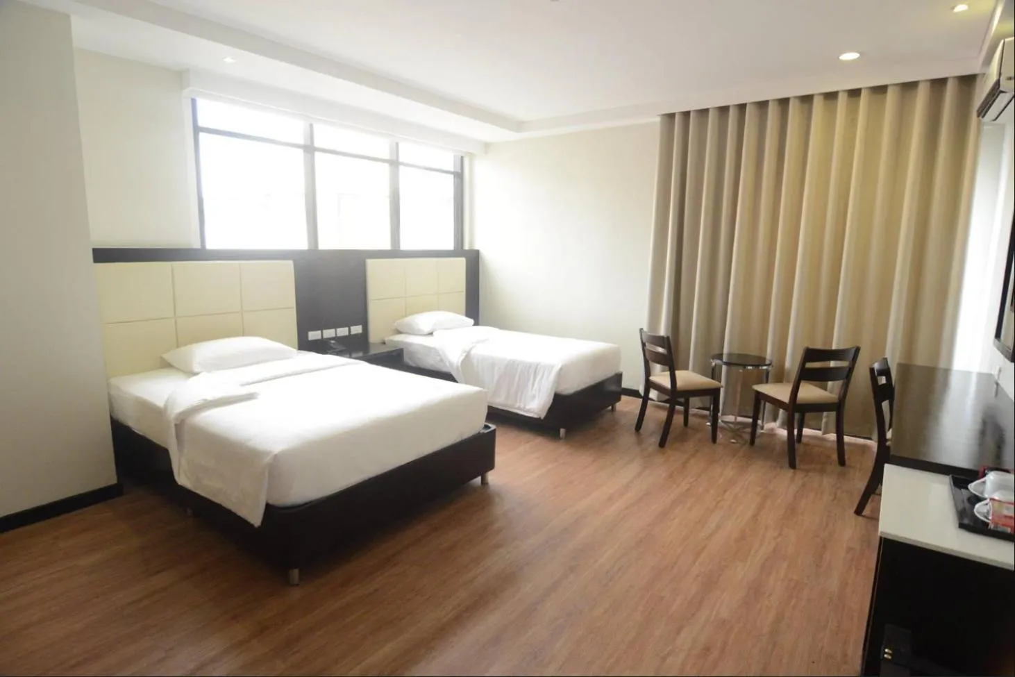 Seating area, Bed in Ever O Business Hotel