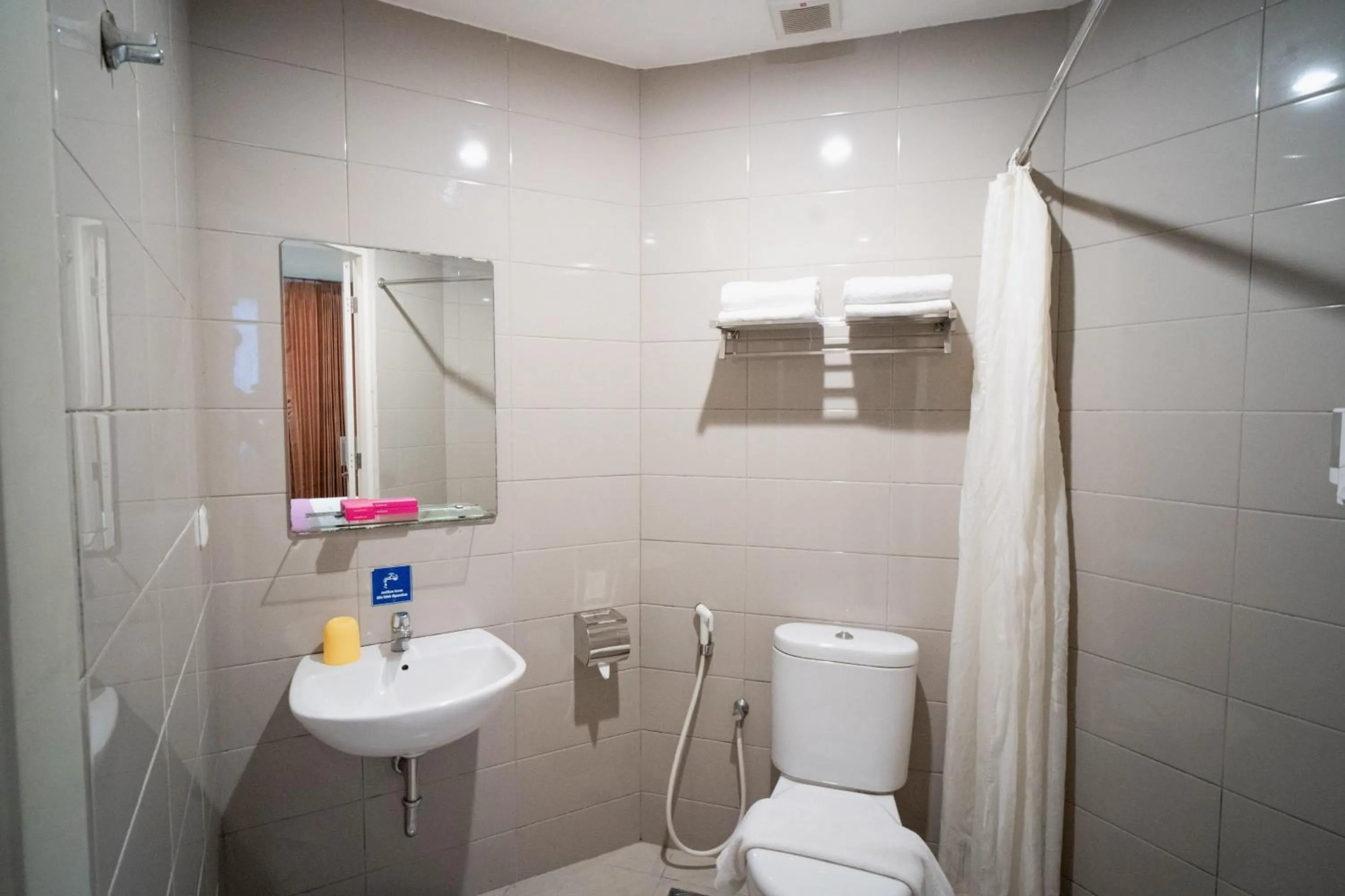 Bathroom in Midtown Xpress Sampit - Kalimantan Tengah