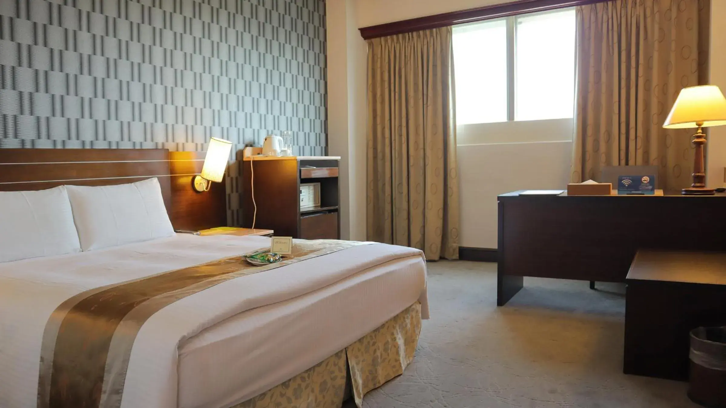 Standard Double Room with Shower in Ho Fong Business Stay Standard Double Room with Shower in Ho Fong Business Stay