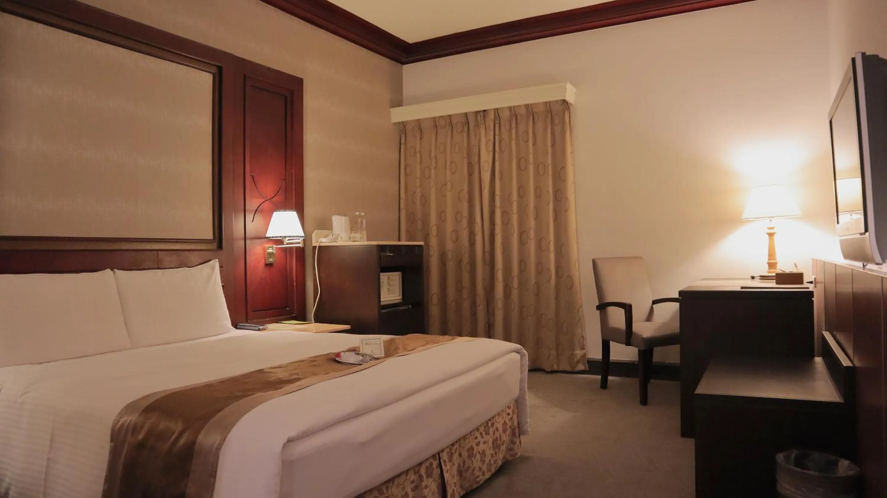 Photo of the whole room, Bed in Ho Fong Business Stay