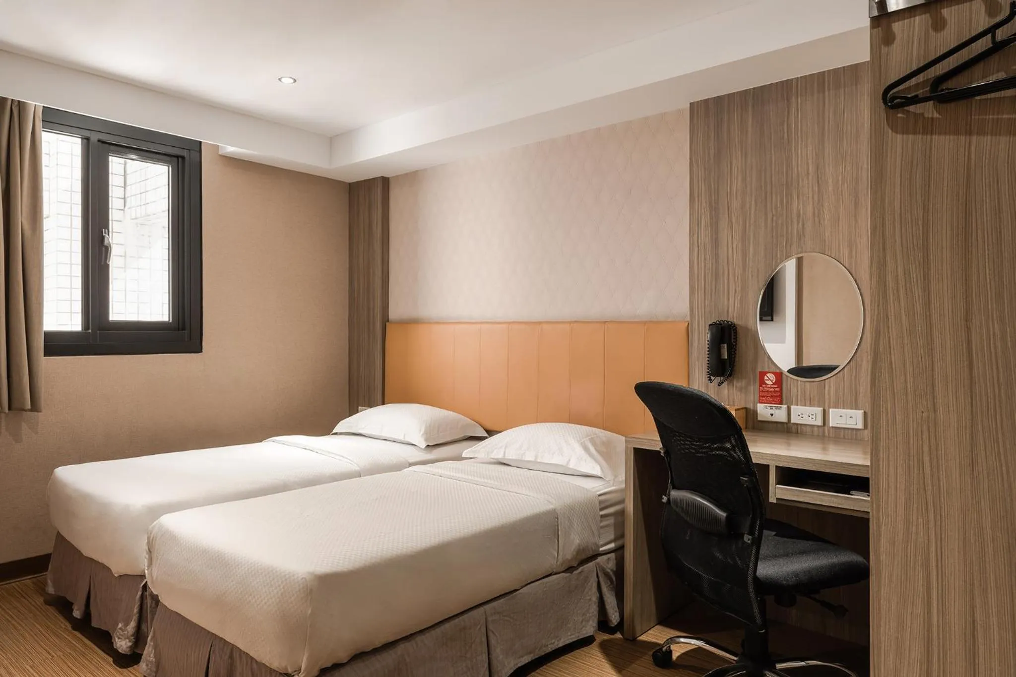 Bedroom, Bed in The Riverside Hotel International