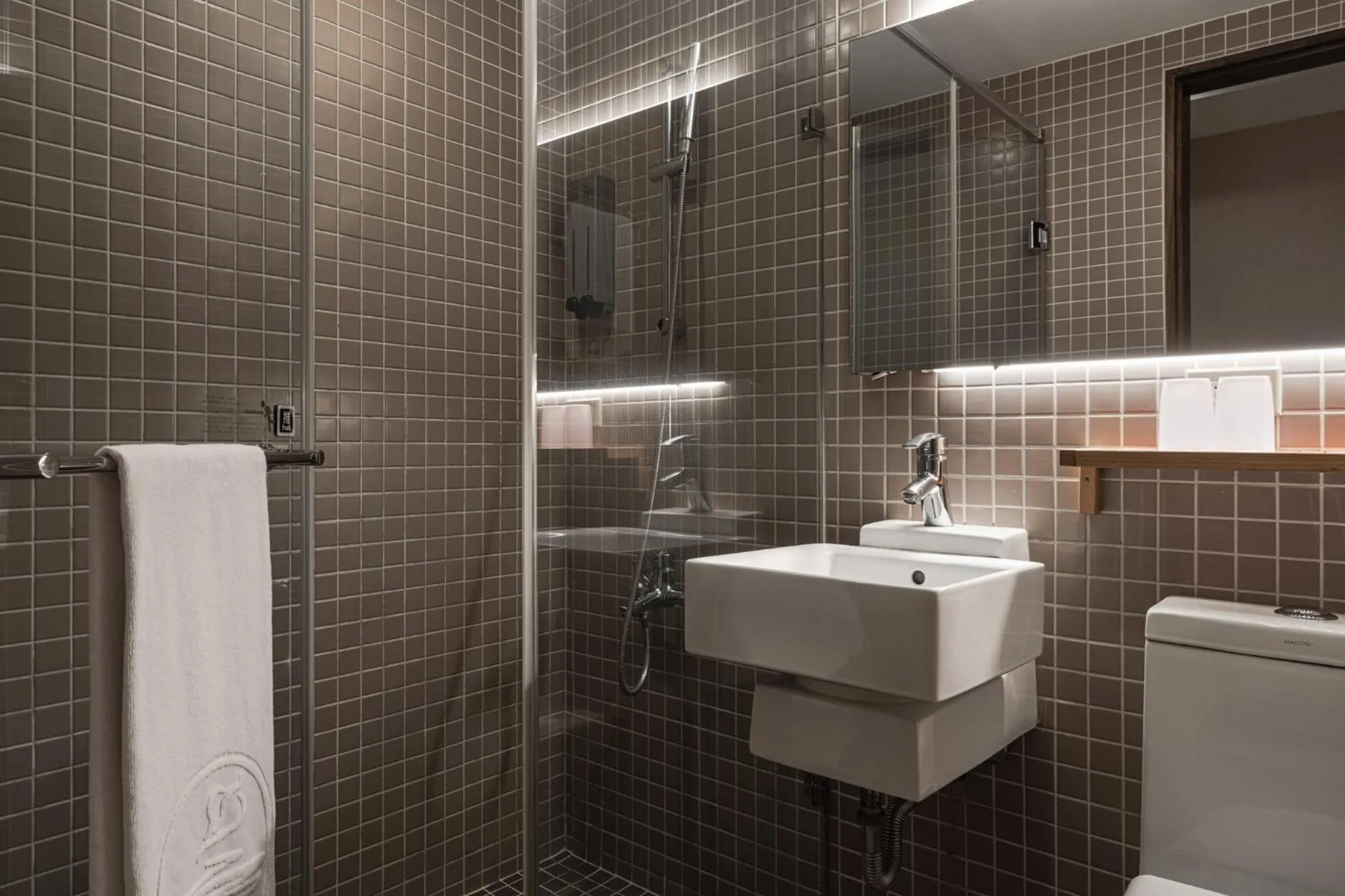 Bathroom in The Riverside Hotel International