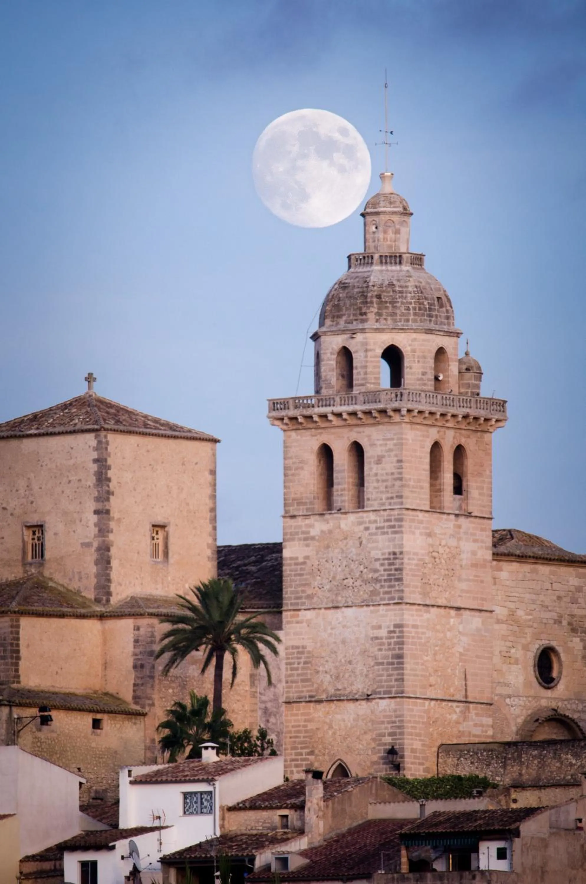 Neighbourhood in Embat - Hostel