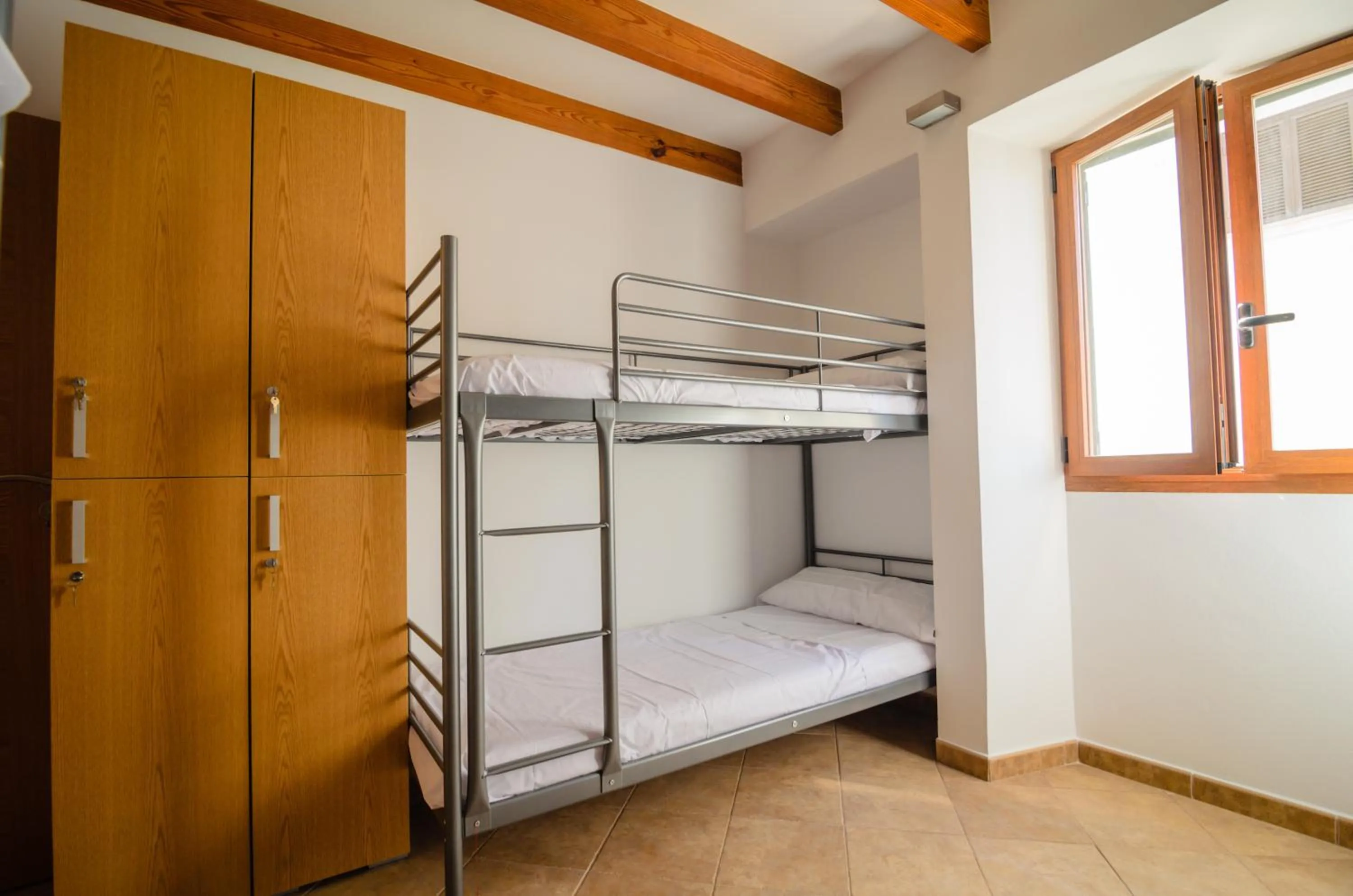 bunk bed in Embat - Hostel
