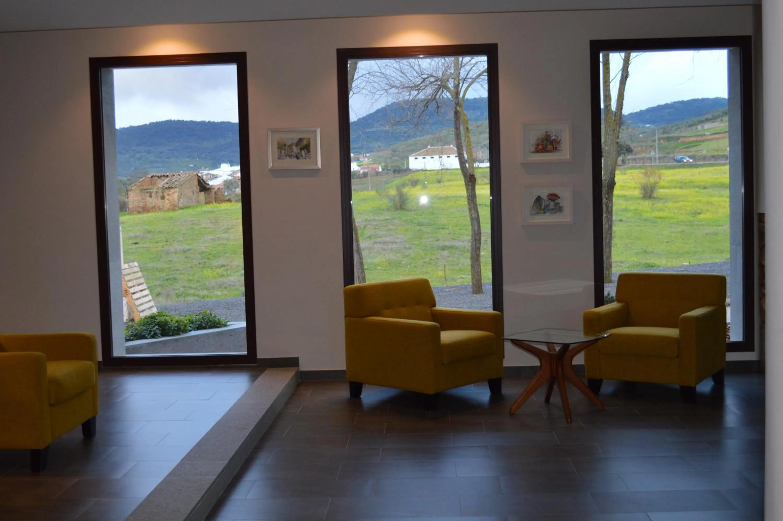 Communal lounge/ TV room in Hotel Rural Las Monteras