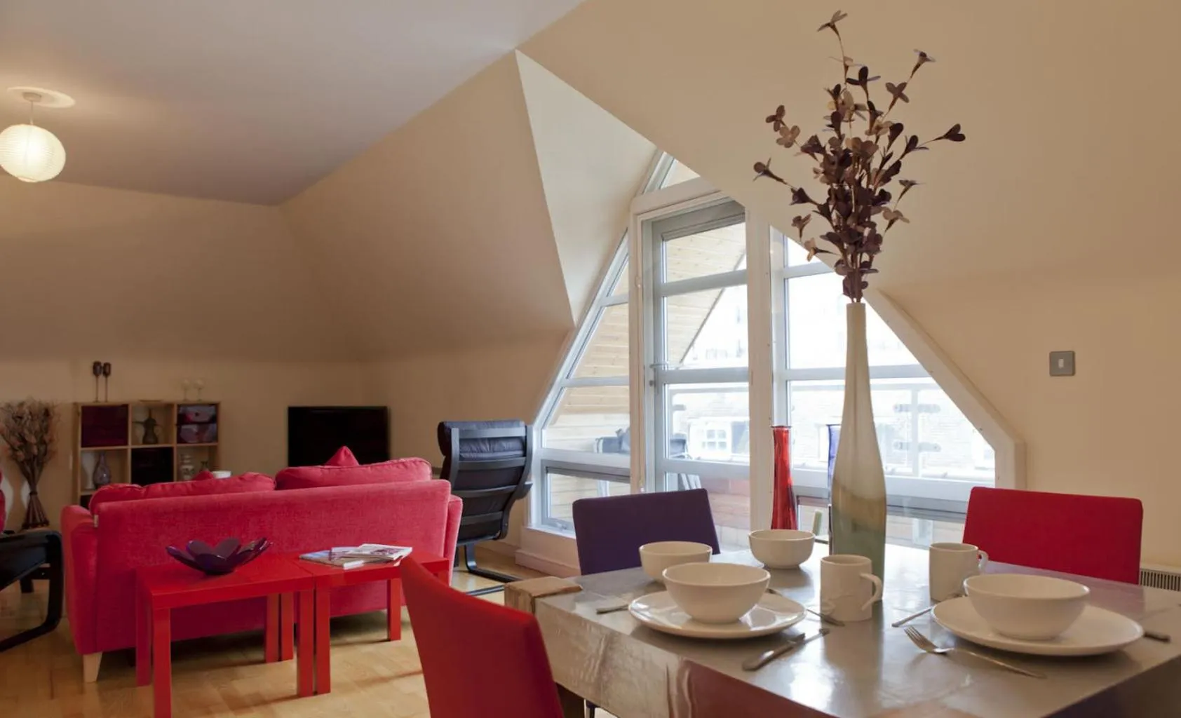 Communal lounge/ TV room in Toothbrush Apartments - Central Ipswich St Peters St