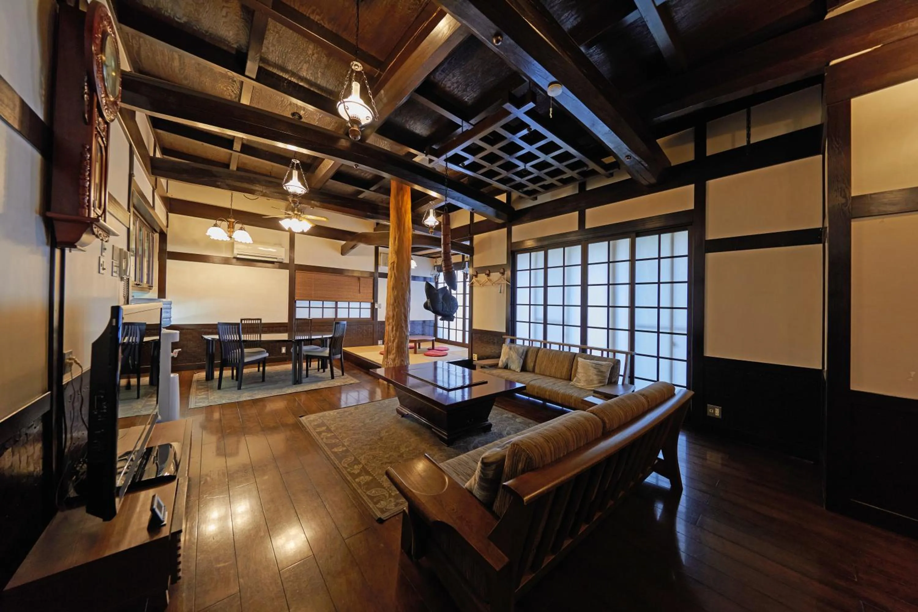 Communal lounge/ TV room in Kyo-machiya Stay WAKA Fushimiinari