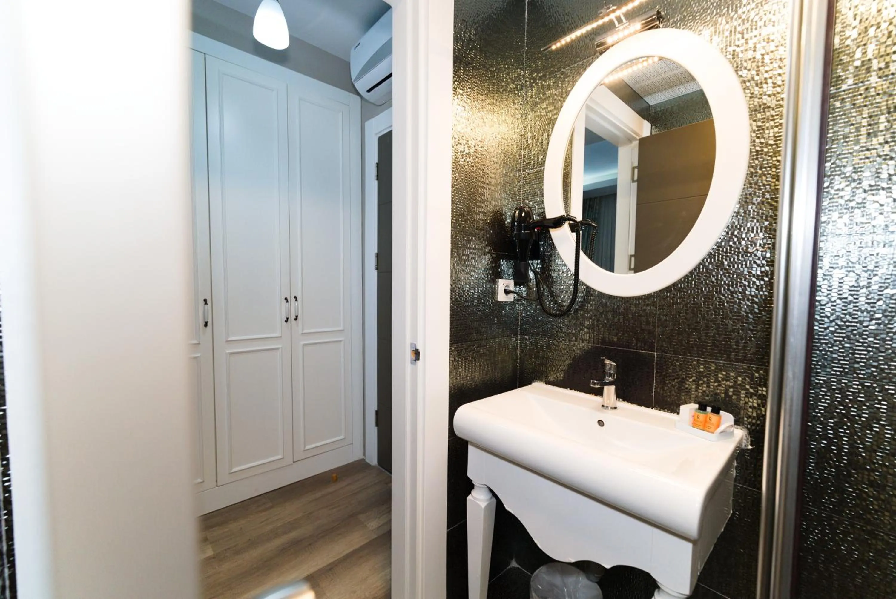 Bathroom in Microyal Hotel