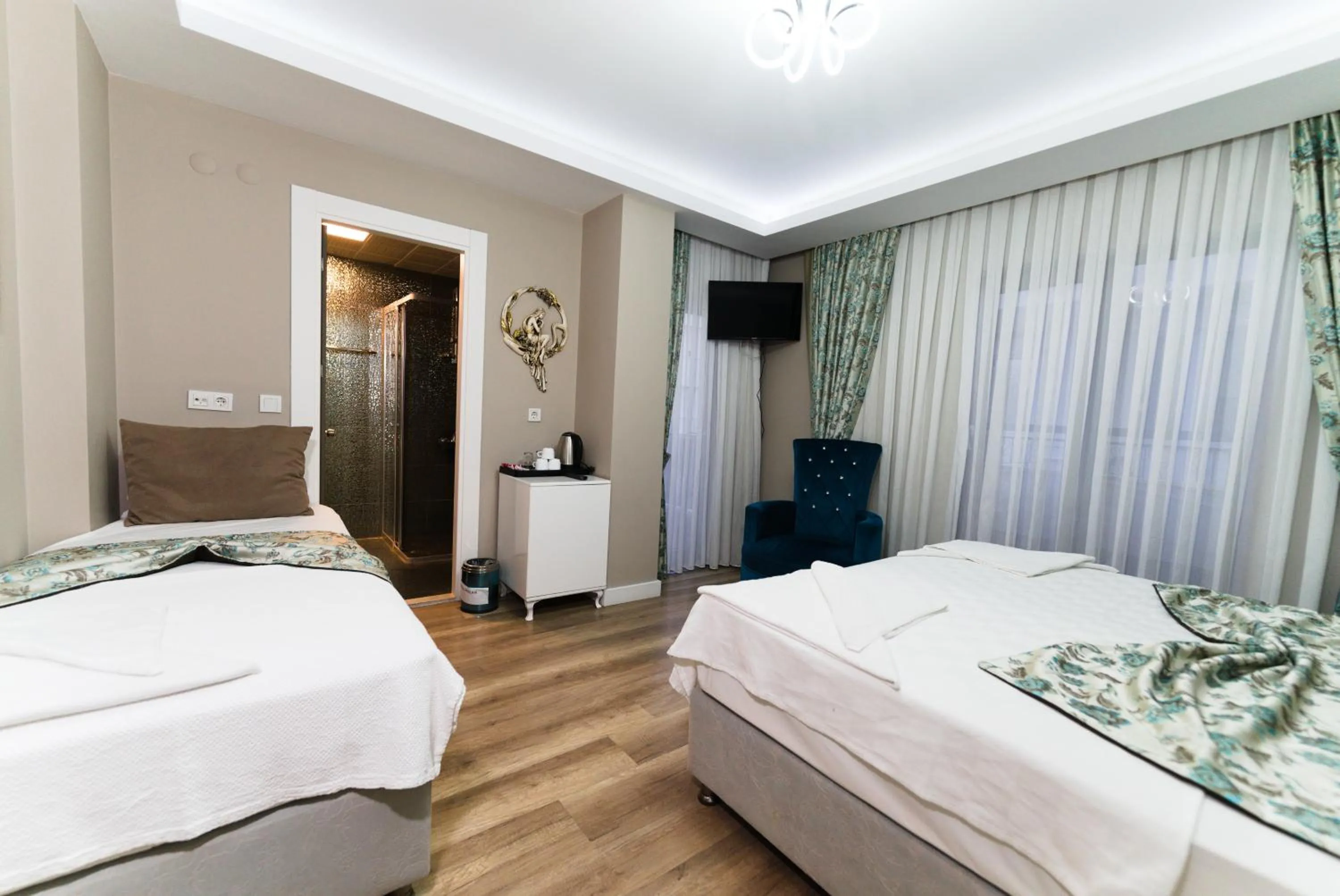 Photo of the whole room, Bed in Microyal Hotel