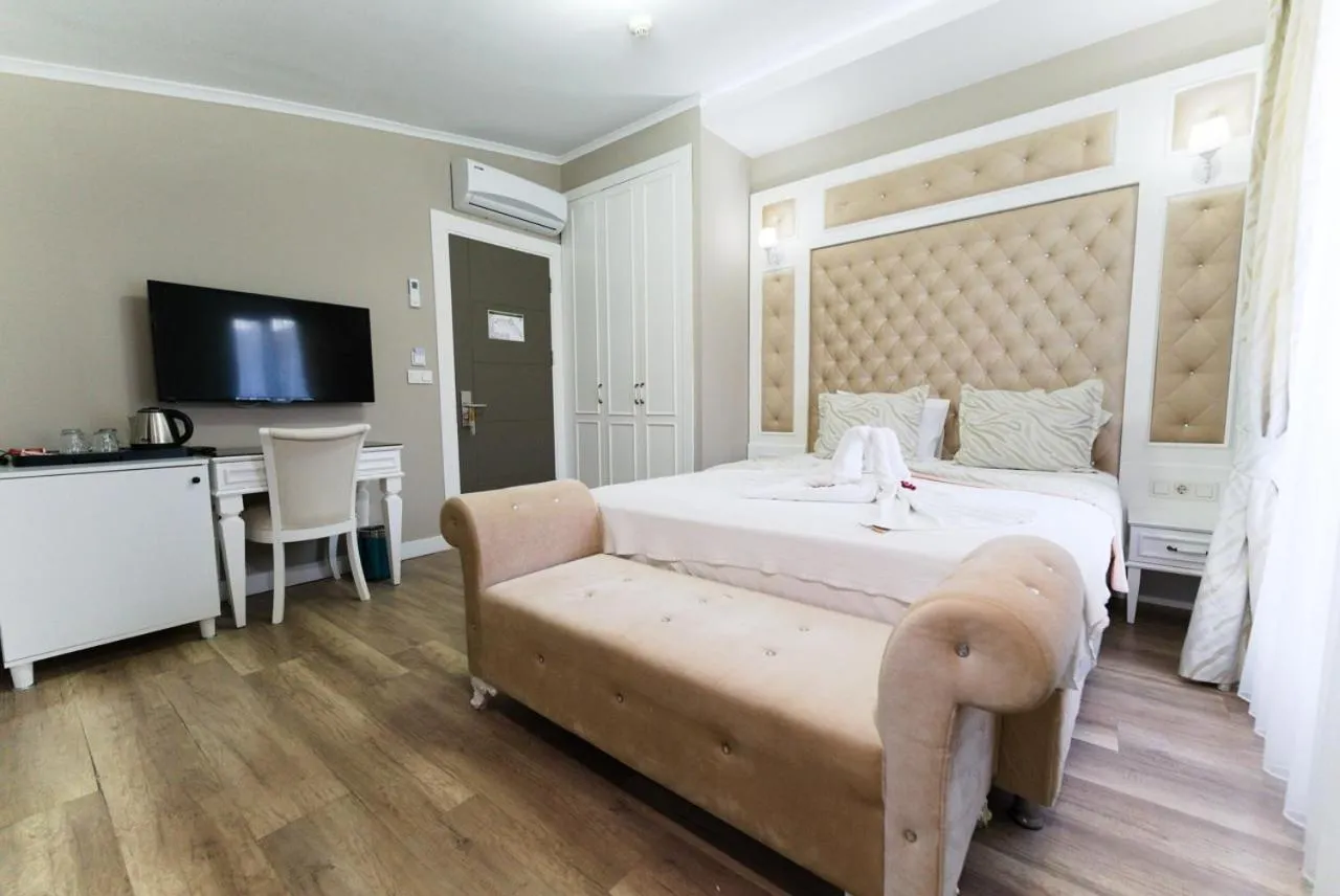 Photo of the whole room, Bed in Microyal Hotel