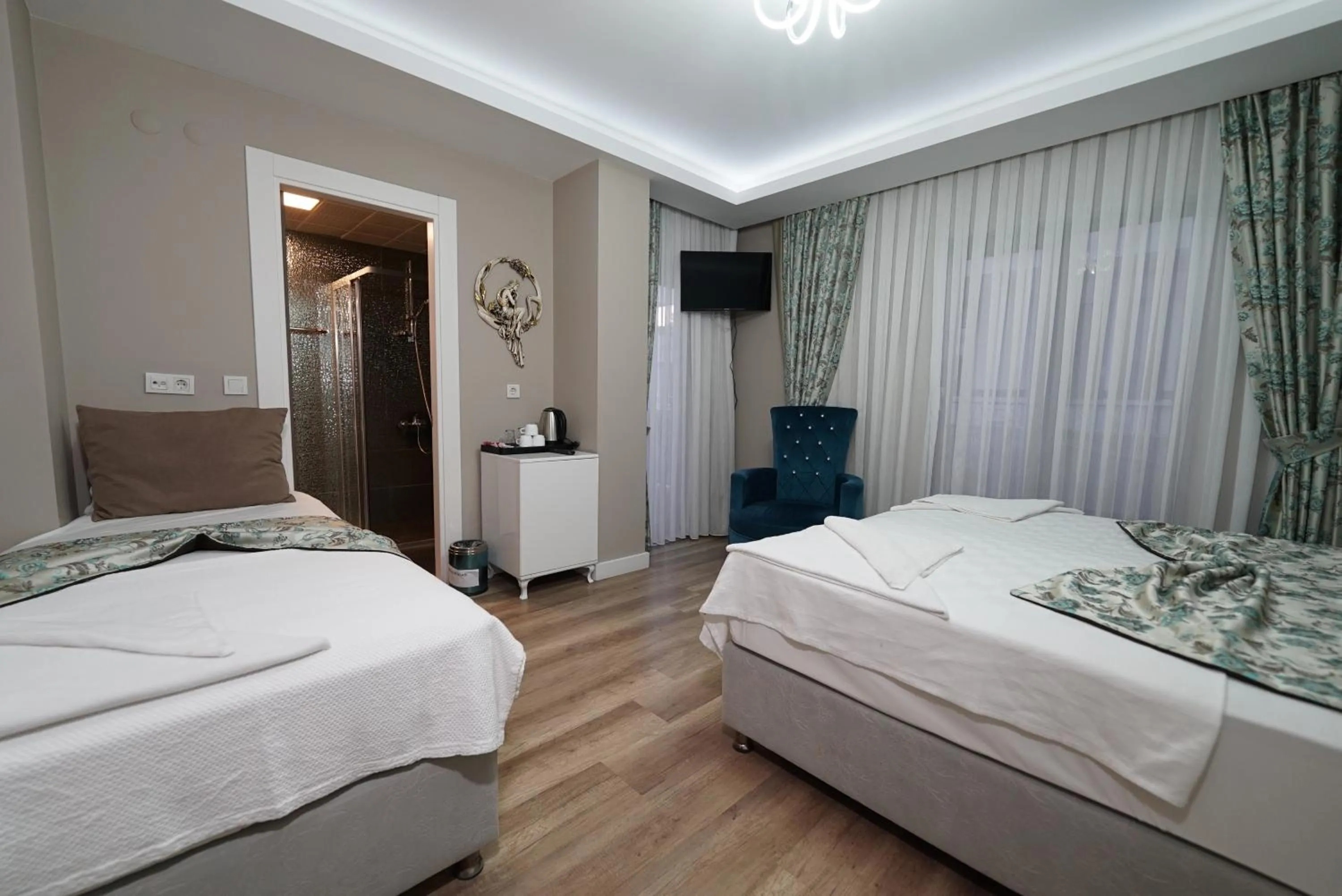 Photo of the whole room, Bed in Microyal Hotel