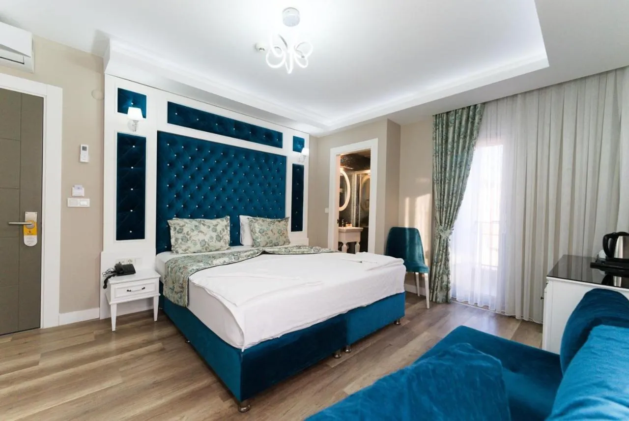 Photo of the whole room, Bed in Microyal Hotel