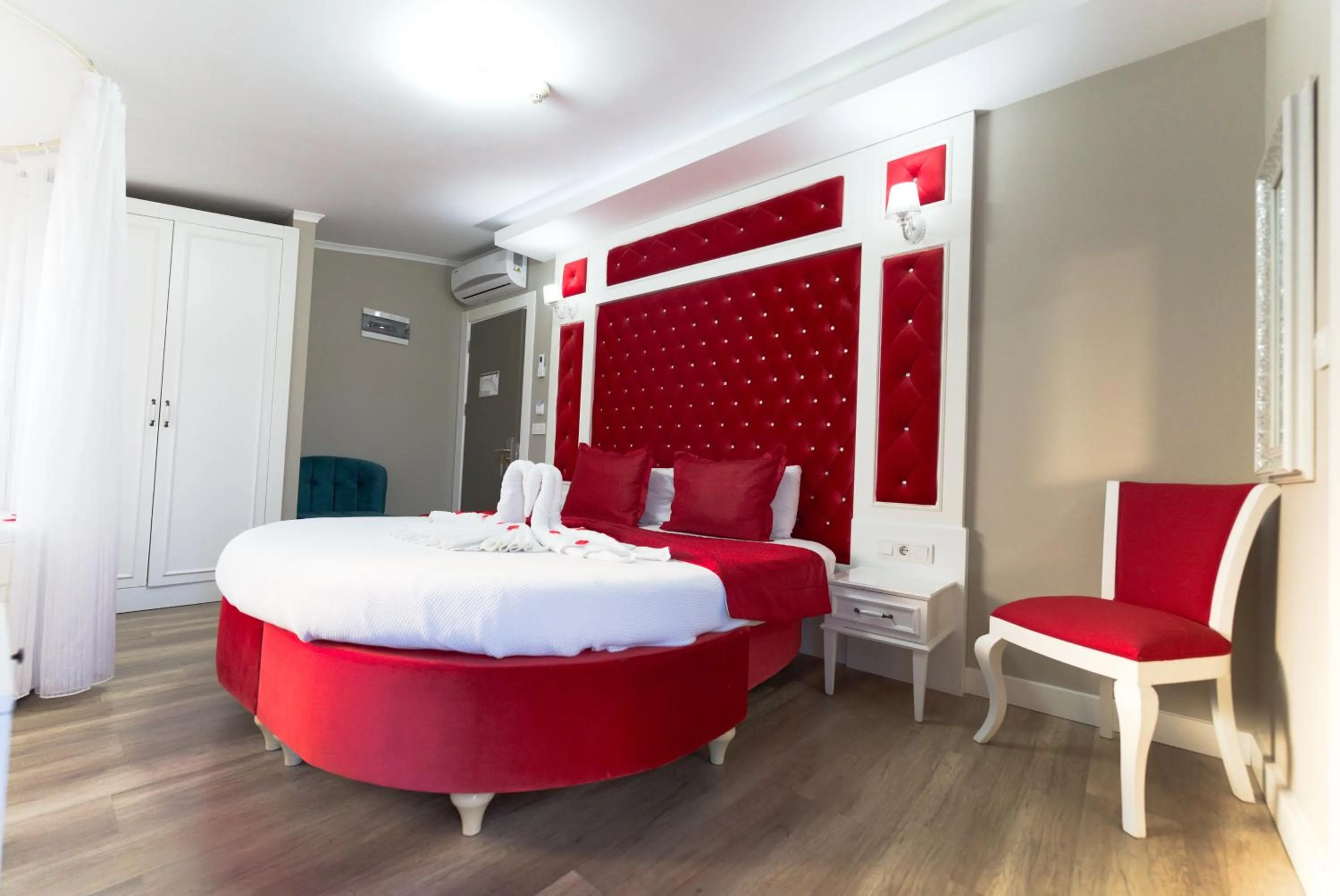 Photo of the whole room, Bed in Microyal Hotel