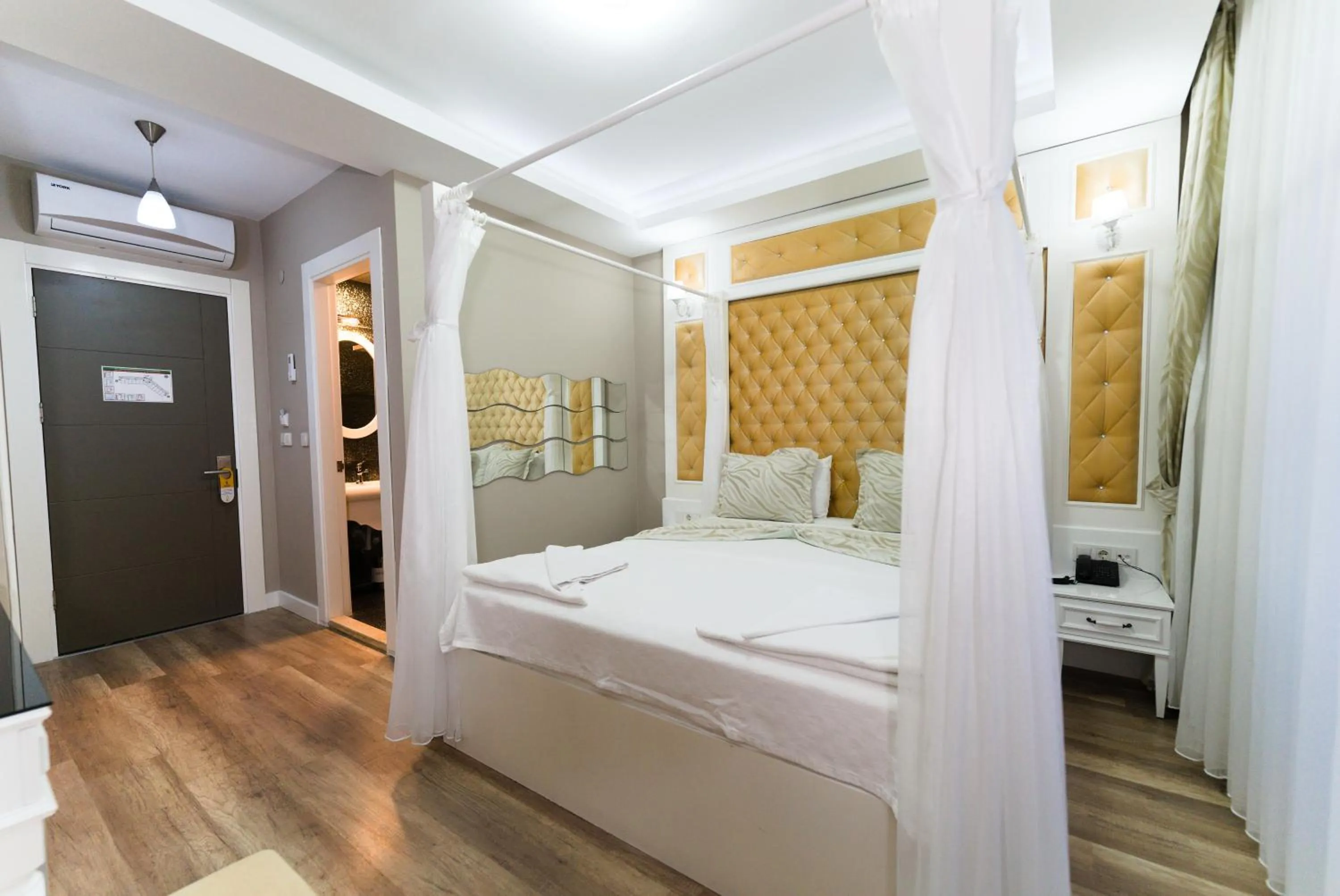 Photo of the whole room, Bed in Microyal Hotel