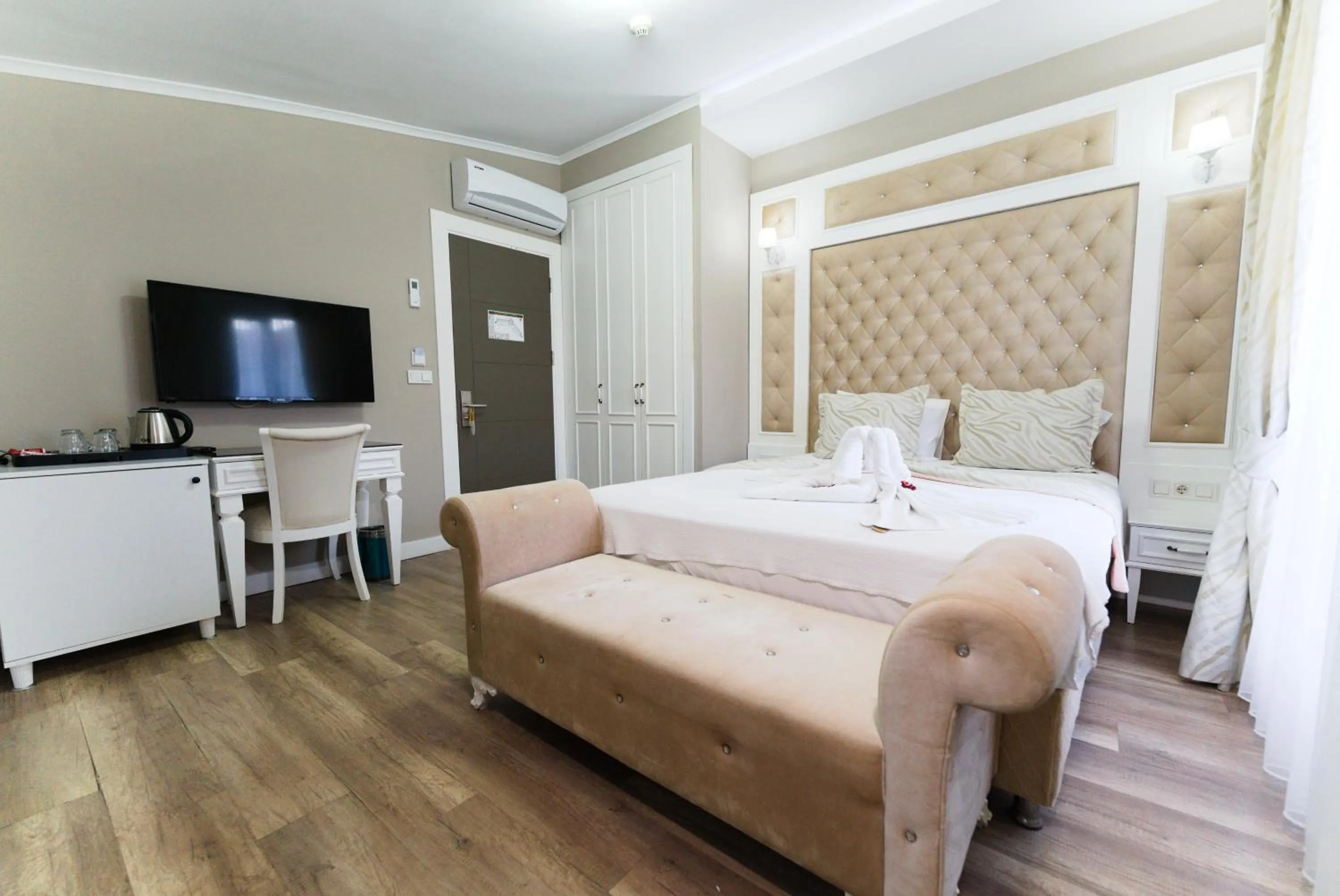 Photo of the whole room, Bed in Microyal Hotel