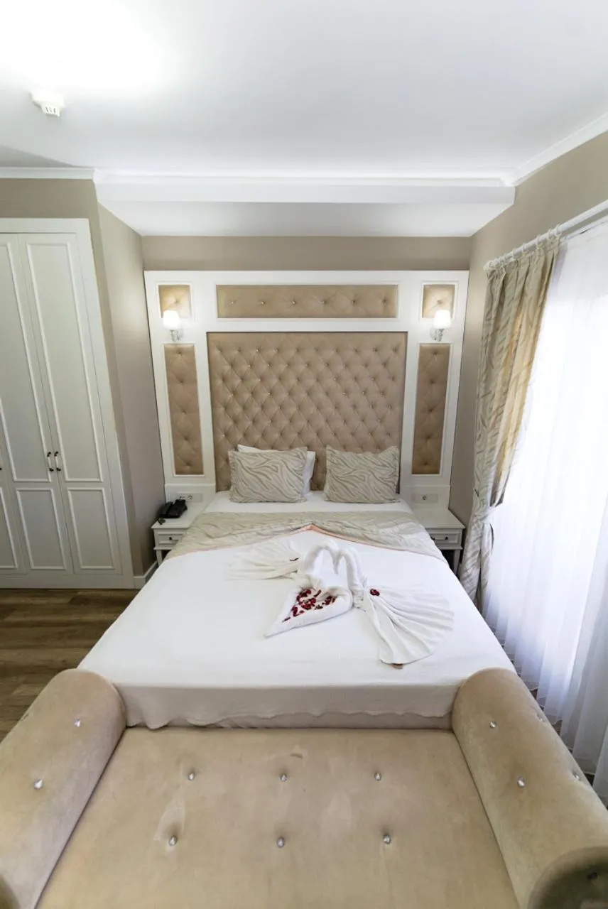 Photo of the whole room, Bed in Microyal Hotel
