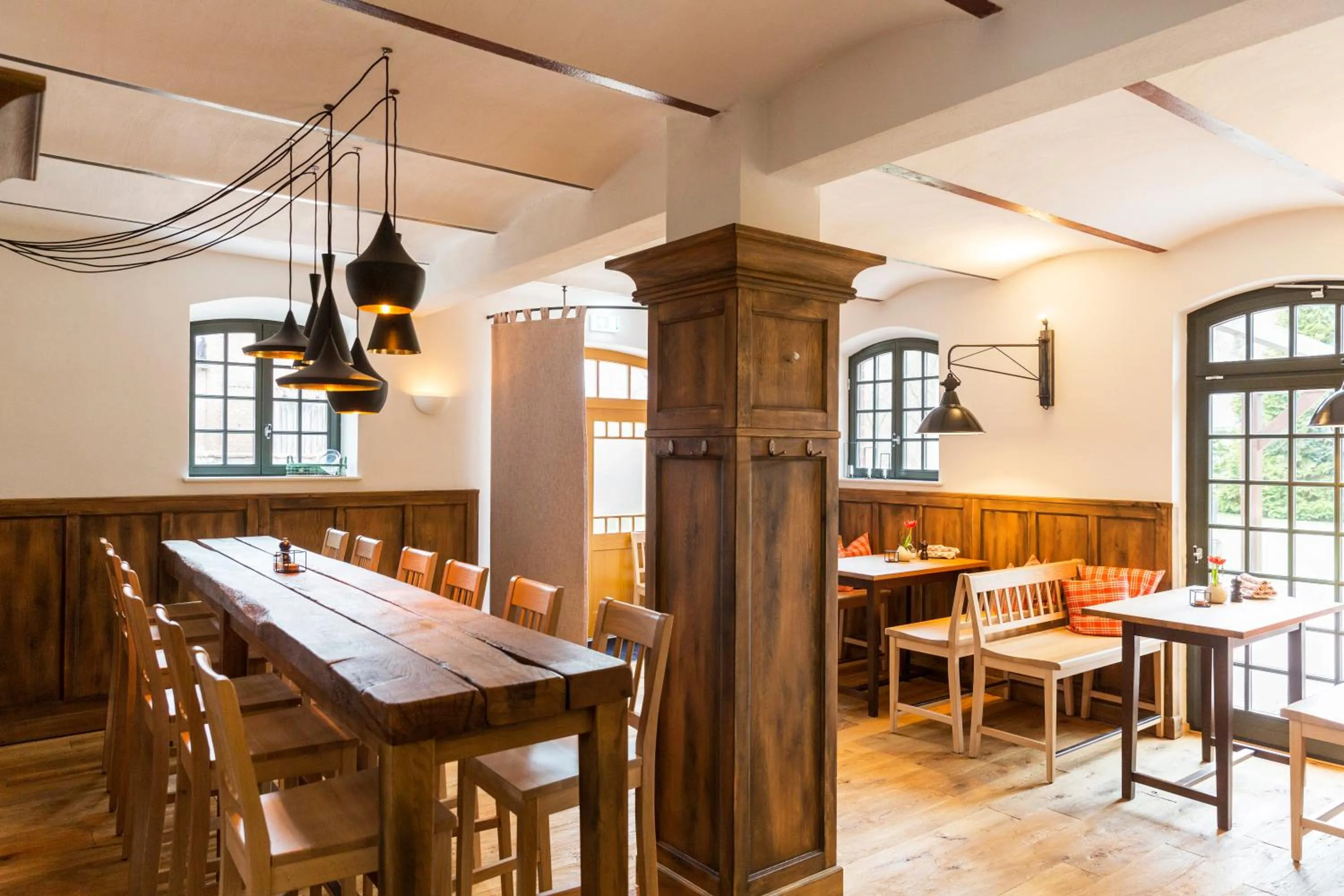 Restaurant/places to eat in Paulinenhof