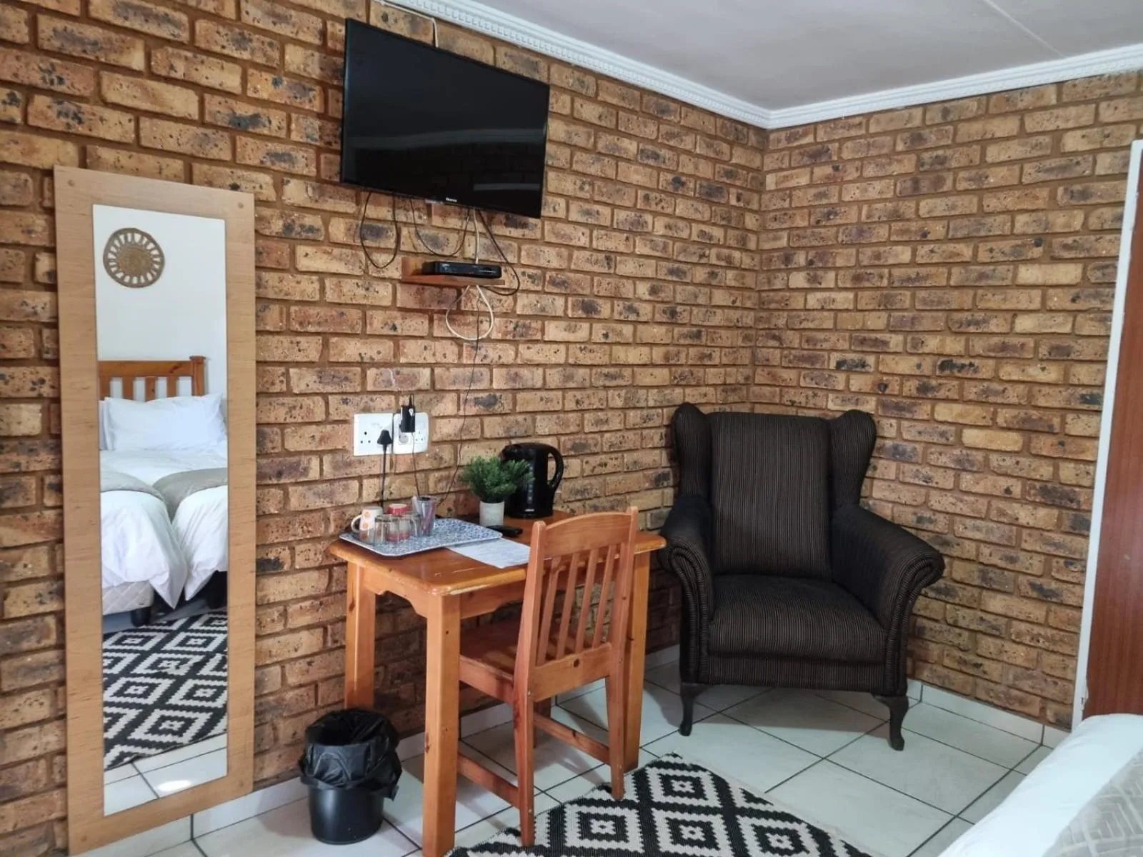 Coffee/tea facilities in Airport Inn Bed and Breakfast