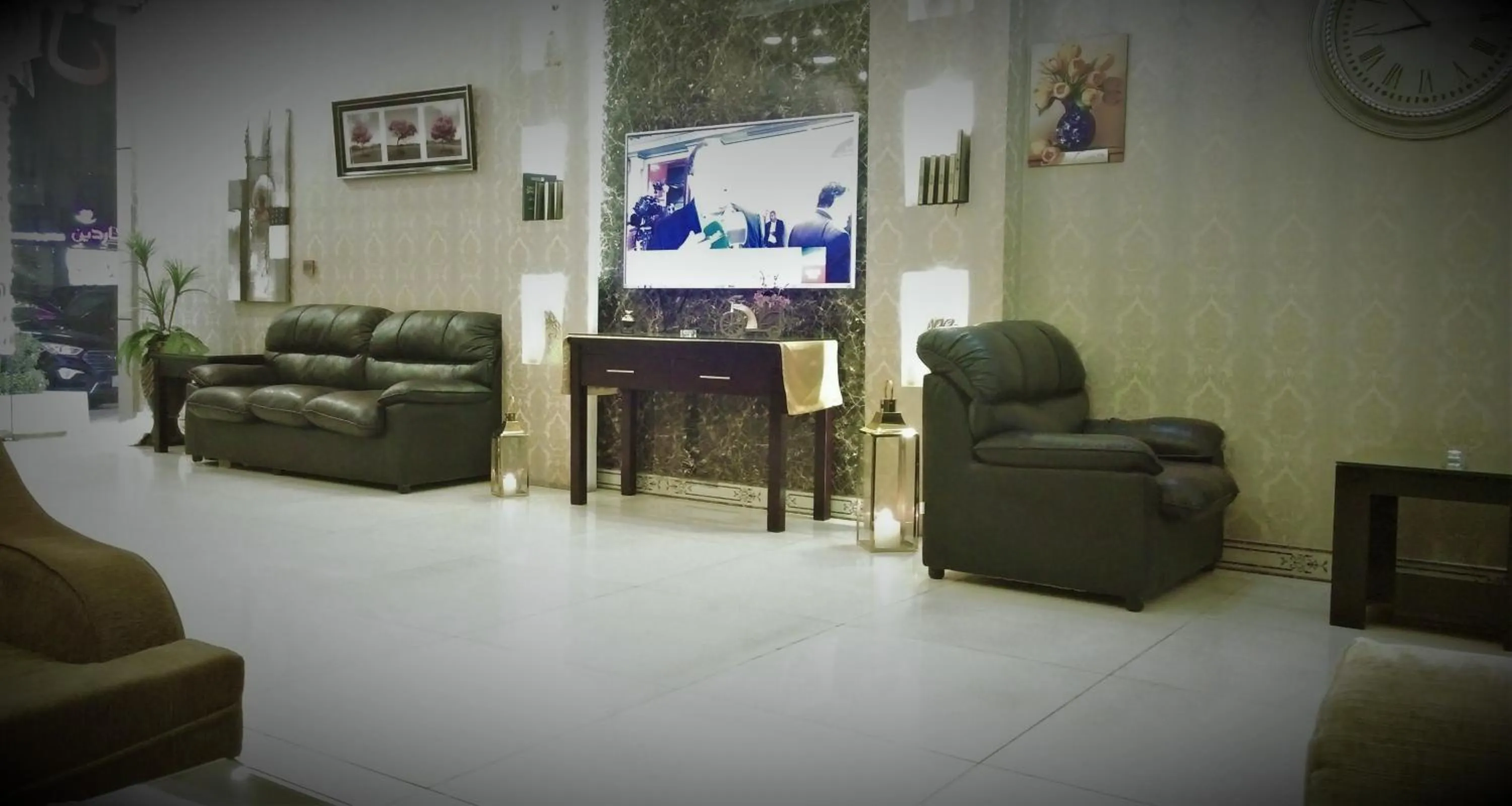Lobby or reception in Aros Al Faisaliah Furnished Units