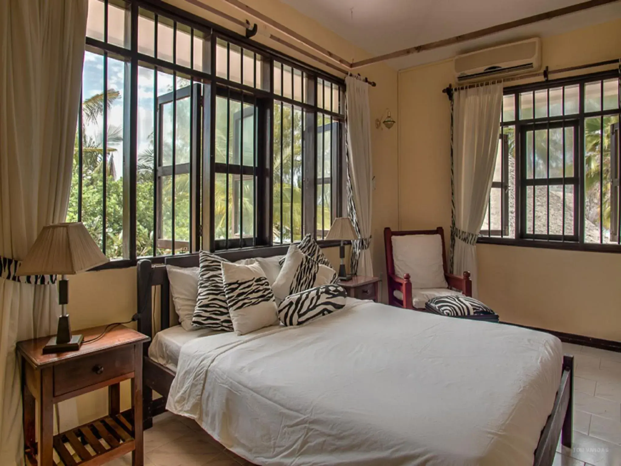 Deluxe Single Room in Shared Villa in Bahari Dhow Beach Villas Deluxe Single Room in Shared Villa in Bahari Dhow Beach Villas