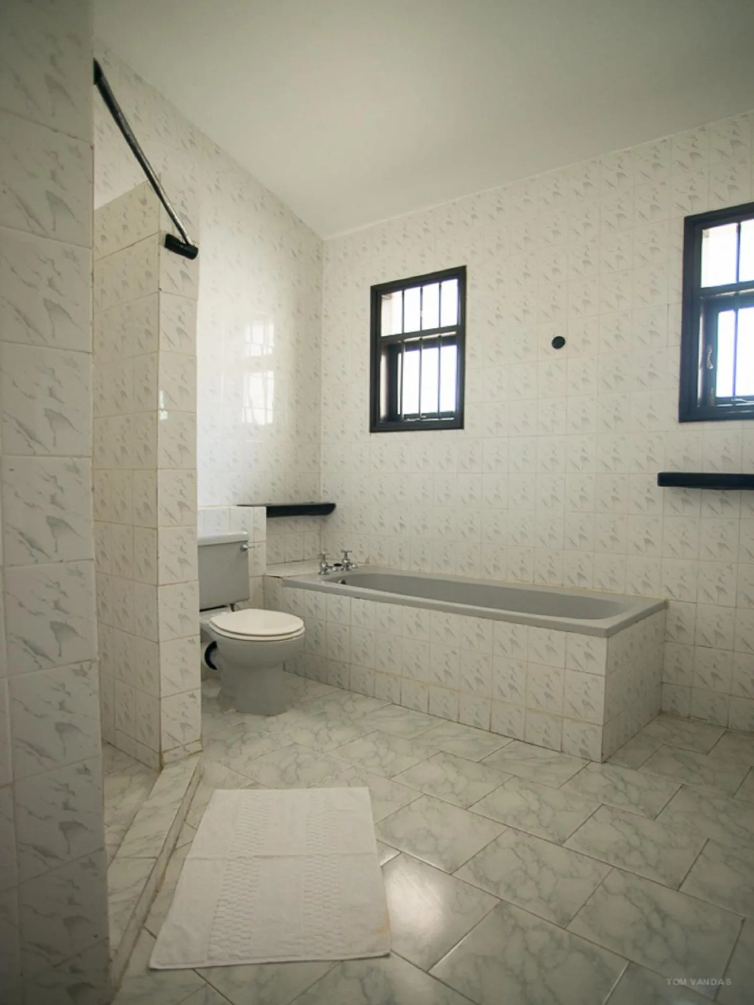 Bathroom in Bahari Dhow Beach Villas