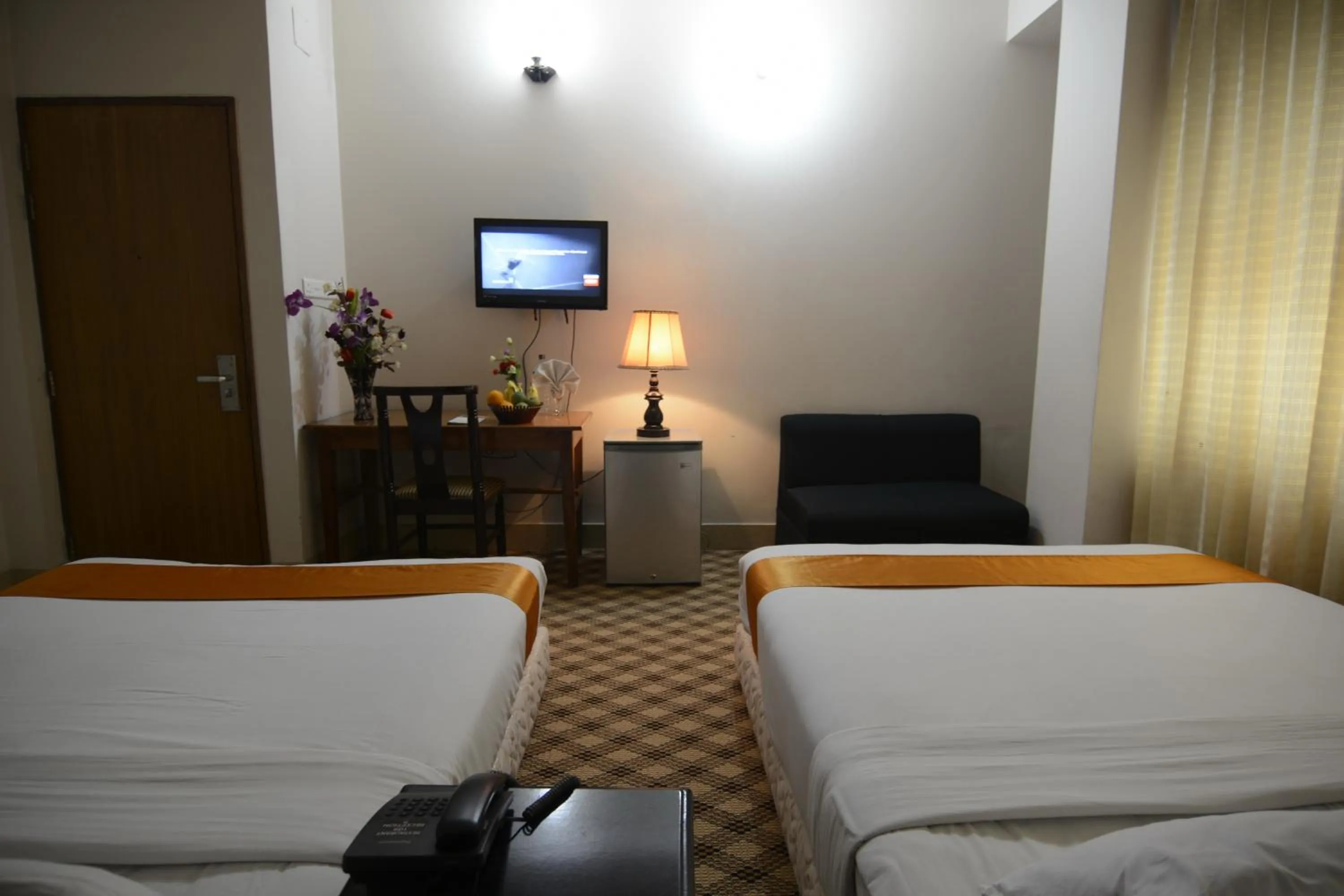 Photo of the whole room, Bed in Holiday Xpress