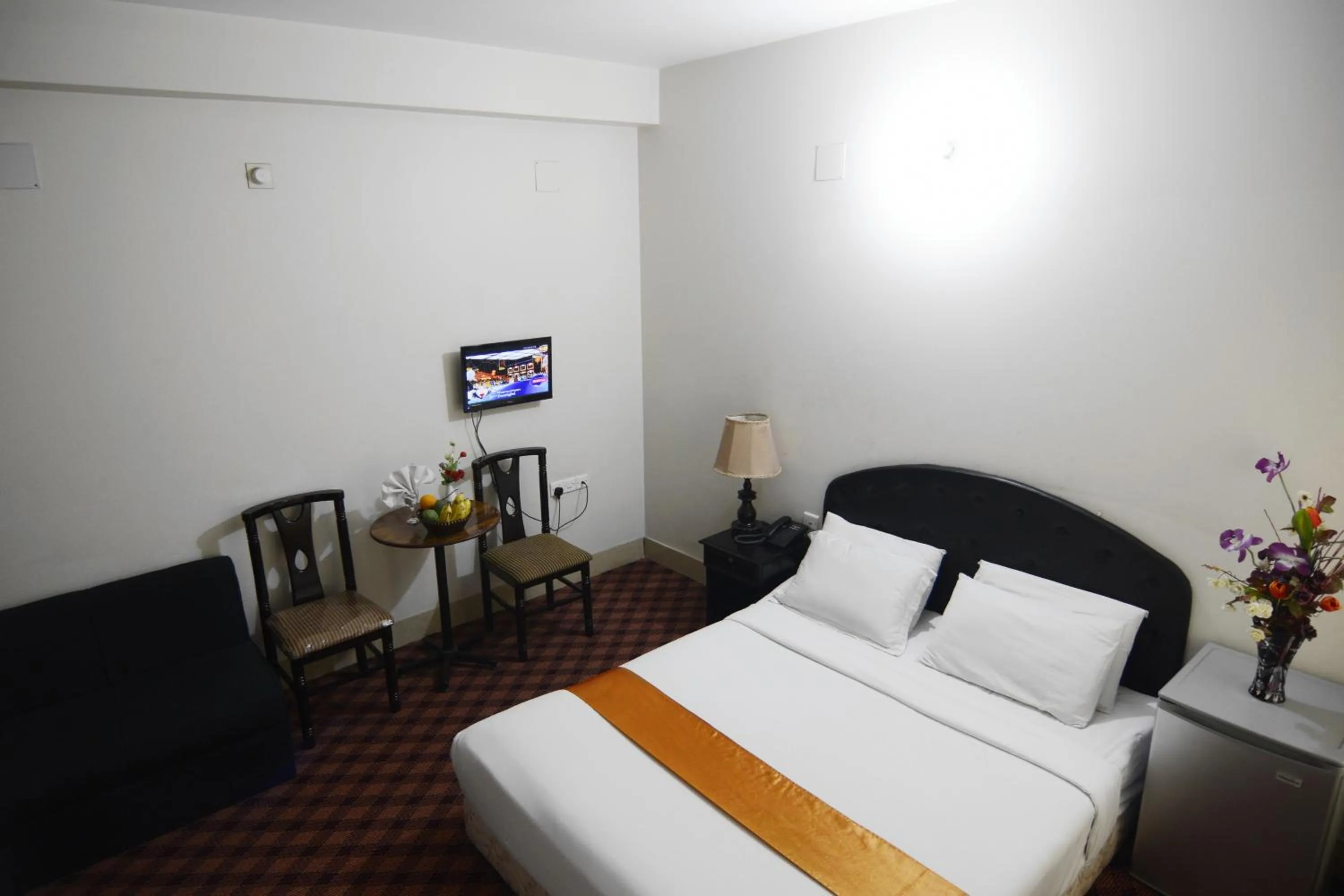 Photo of the whole room, Bed in Holiday Xpress