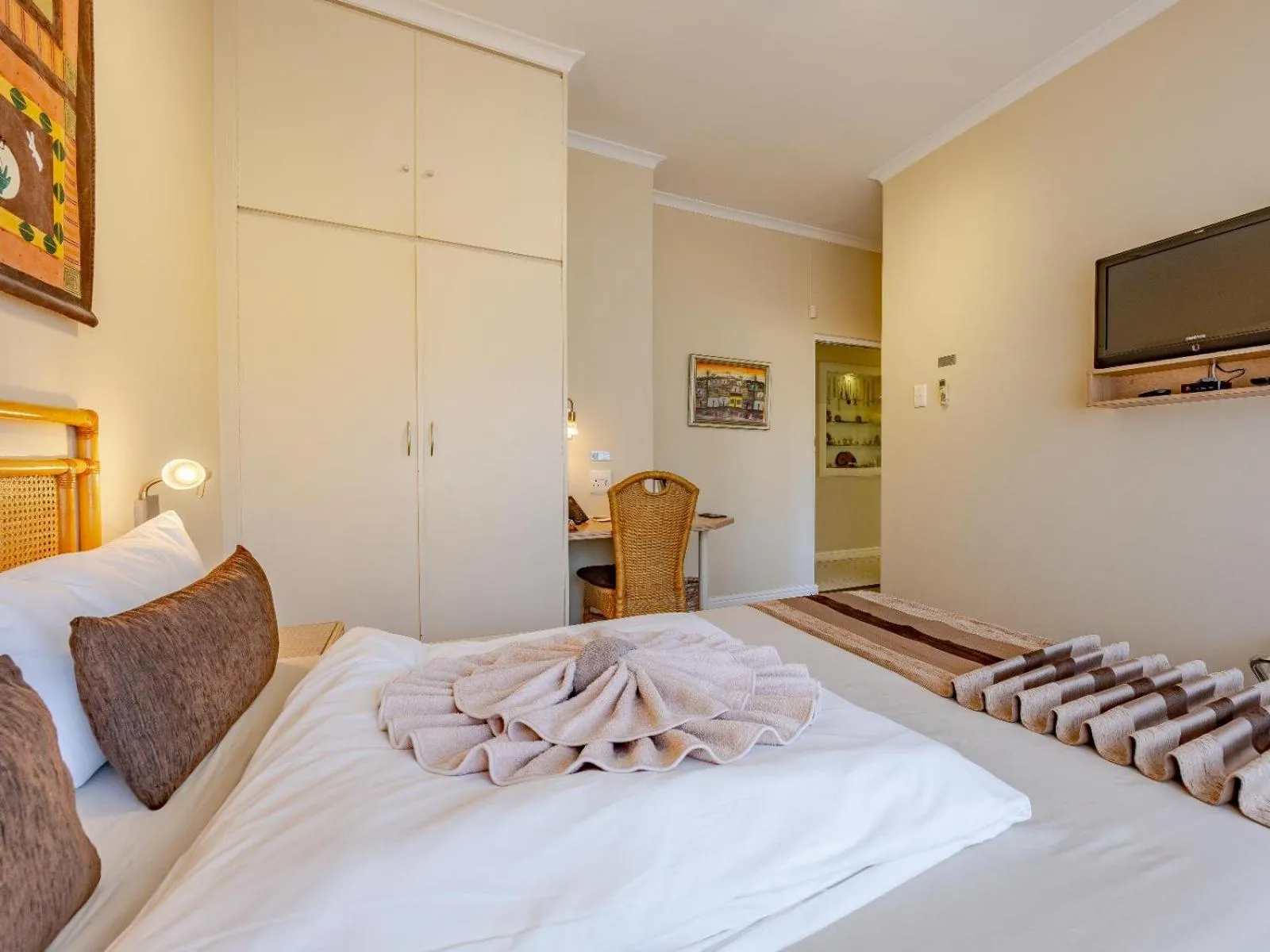 Bed in Hajo's Lodge & Spa