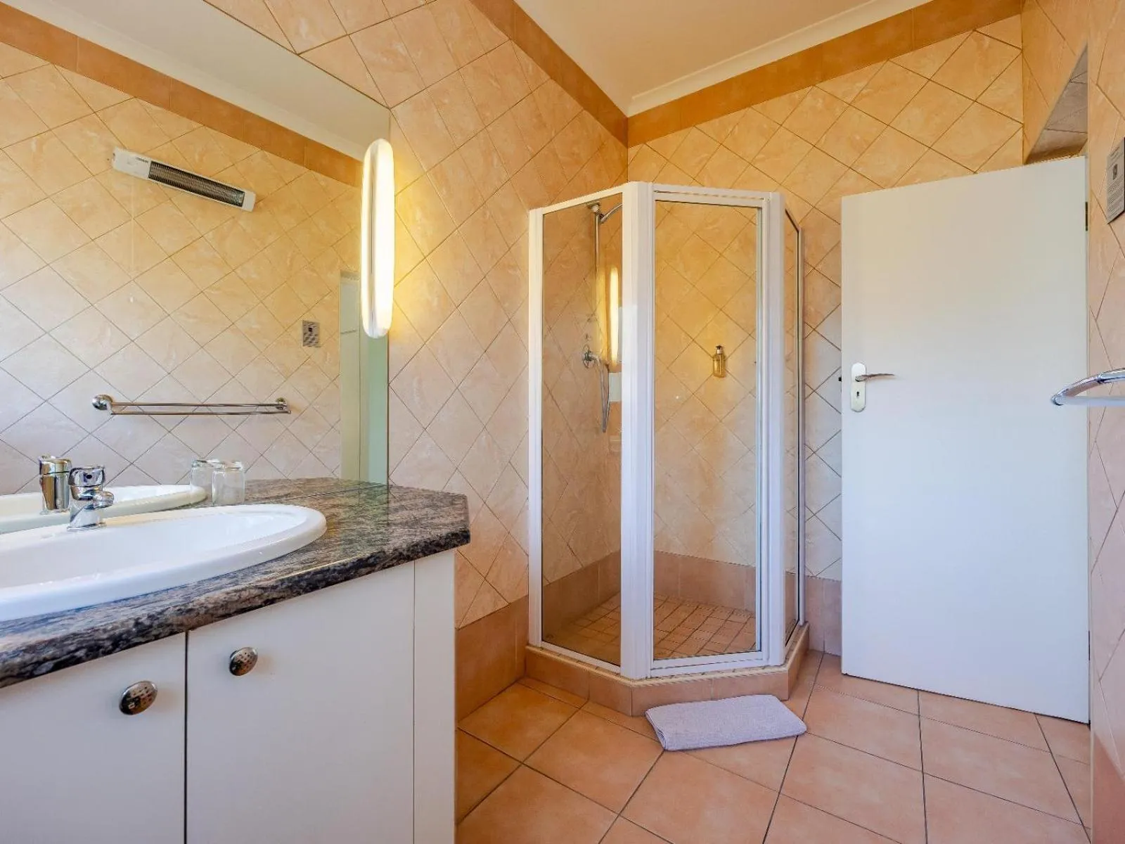 Bathroom in Hajo's Lodge & Spa