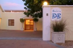 Facade/entrance in Baleia Guest Lodge