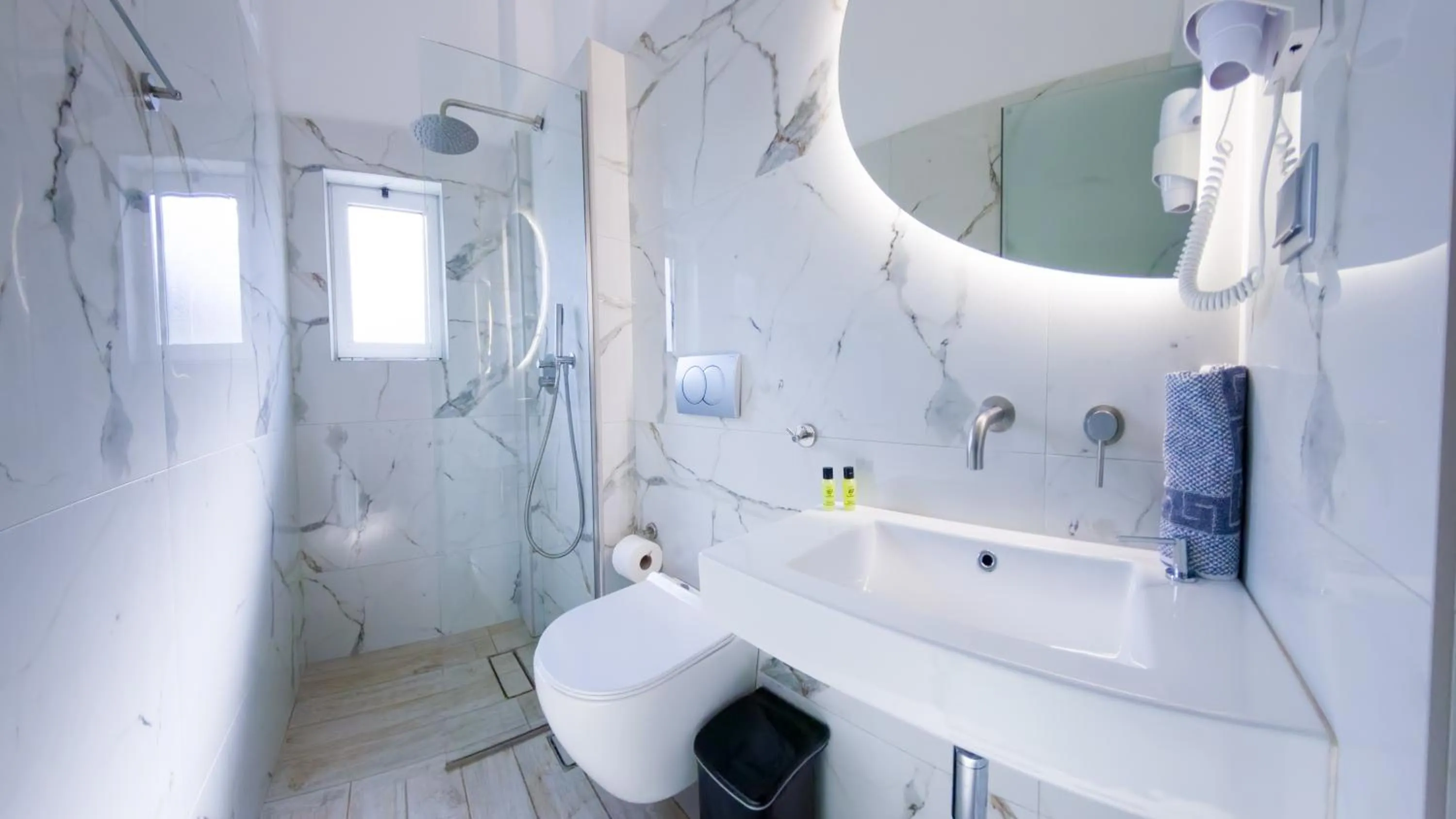 Shower in Kiani Akti