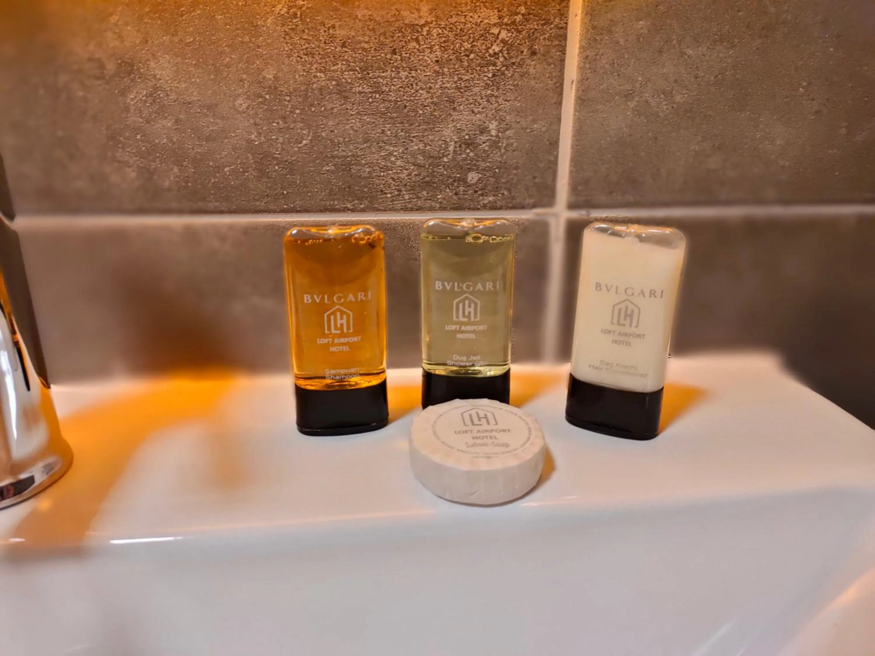 Bathroom in Loft Airport Hotel