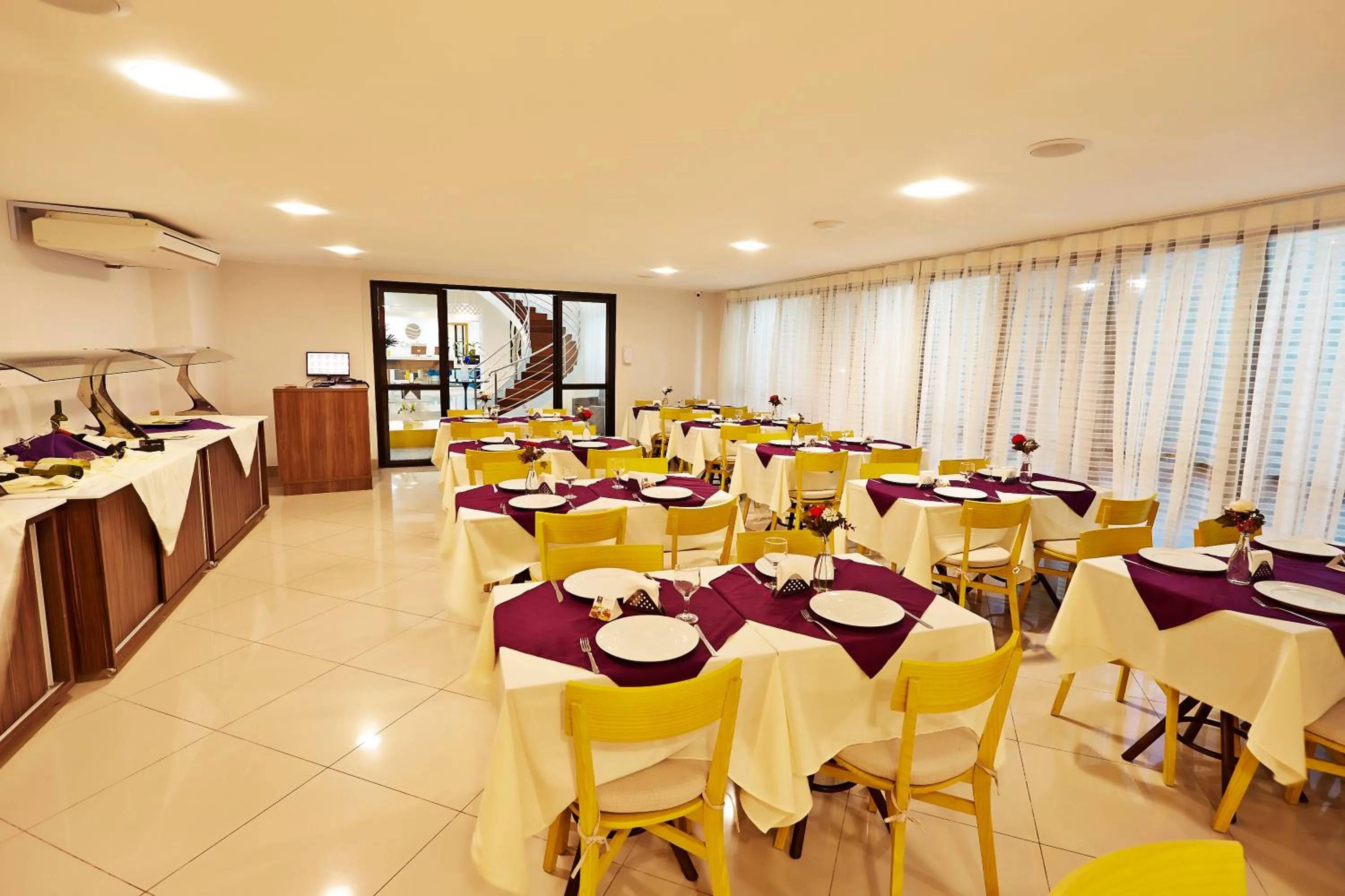 Restaurant/places to eat in Comfort Hotel & Suites Natal
