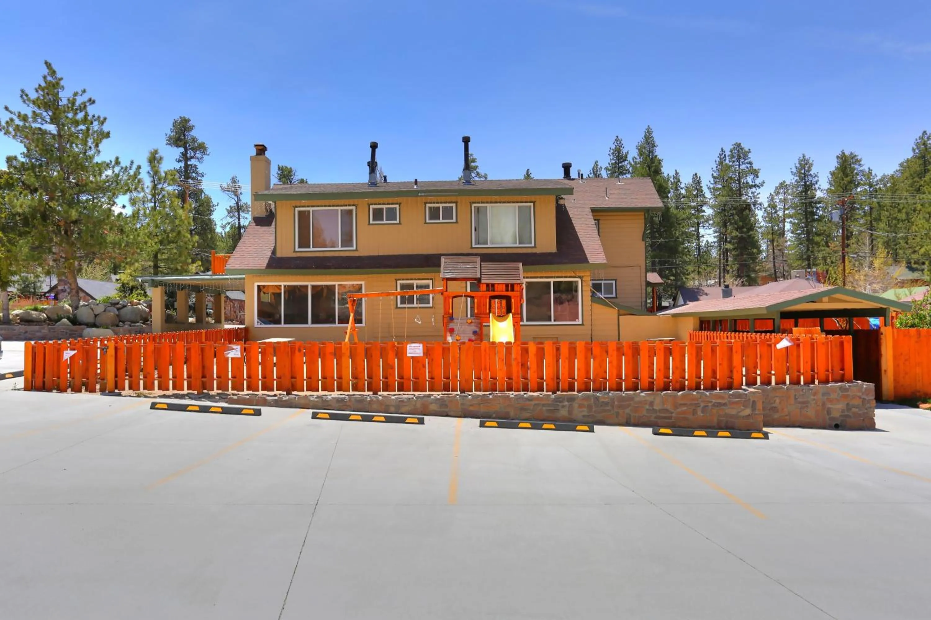 Area and facilities in Bear Creek Resort