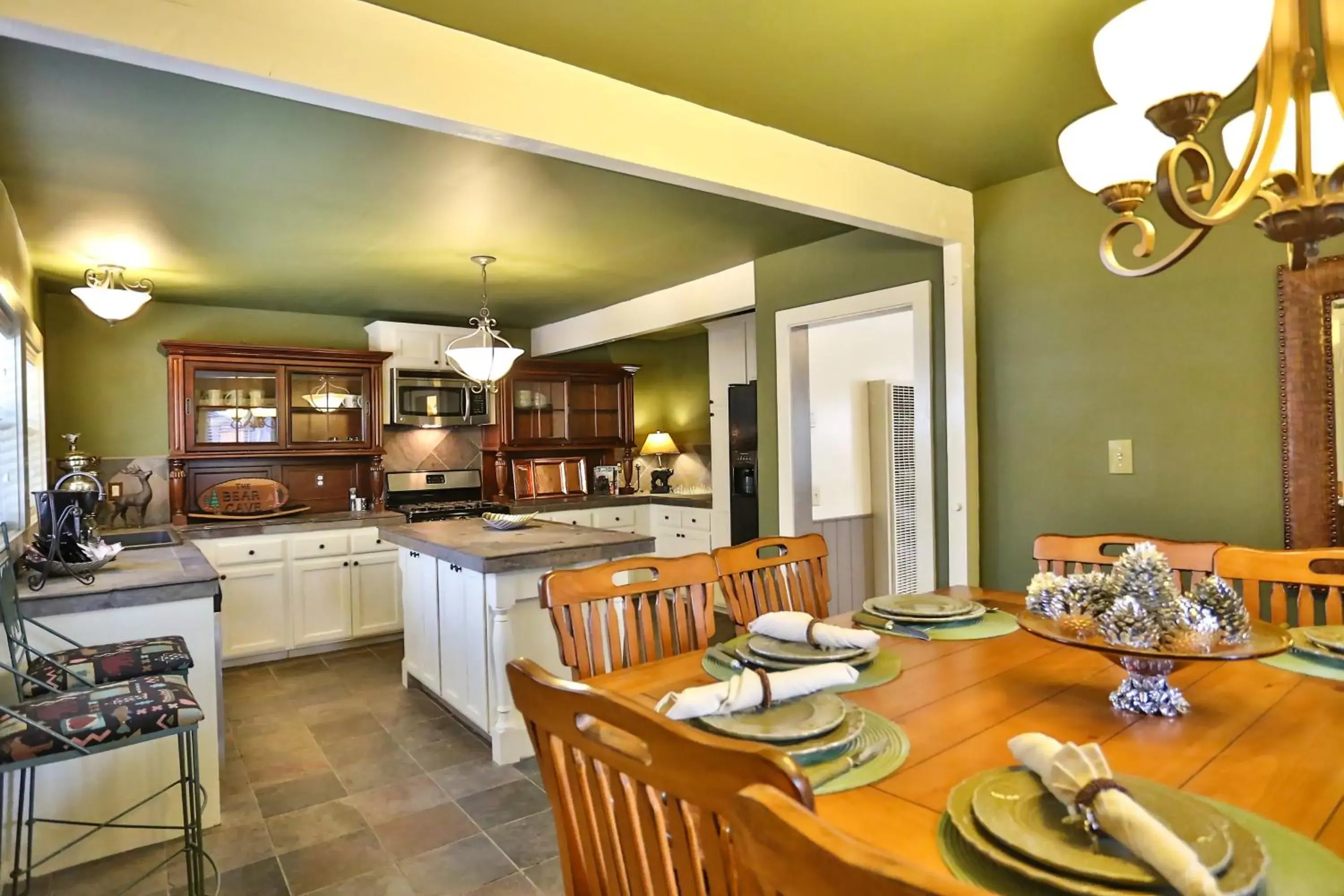 Presidential Suite in Bear Creek Resort Presidential Suite in Bear Creek Resort