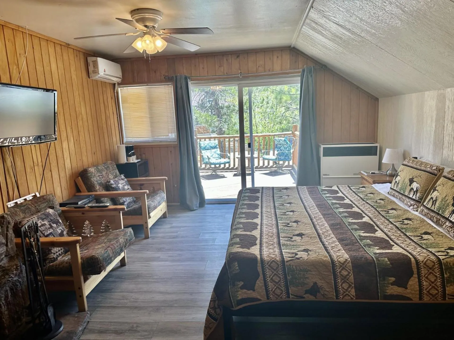 Bed in Bear Creek Resort