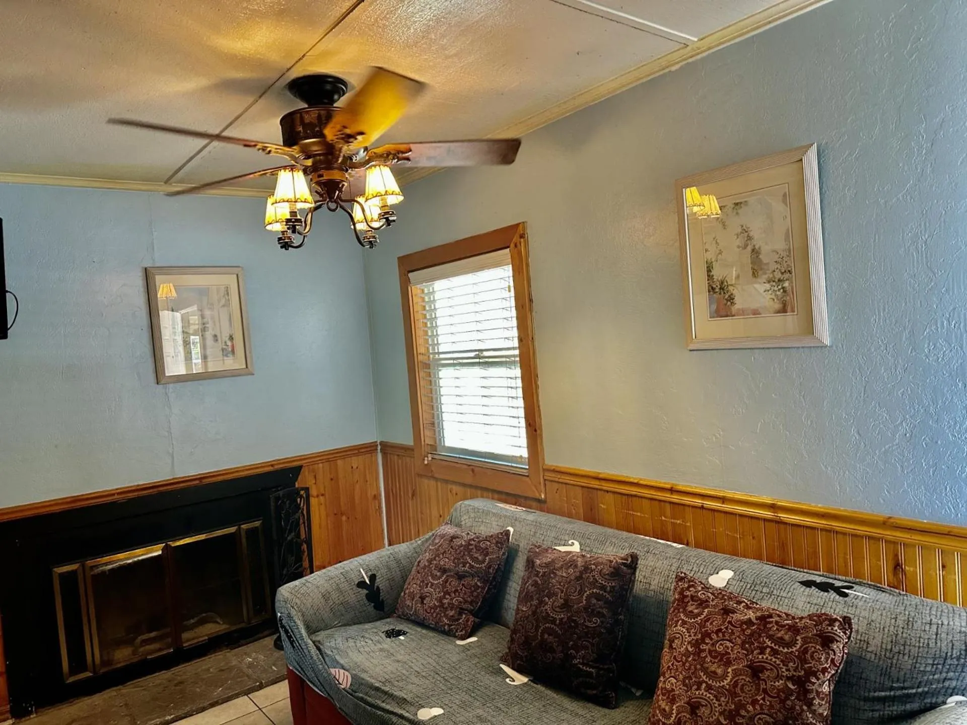 Seating area in Bear Creek Resort