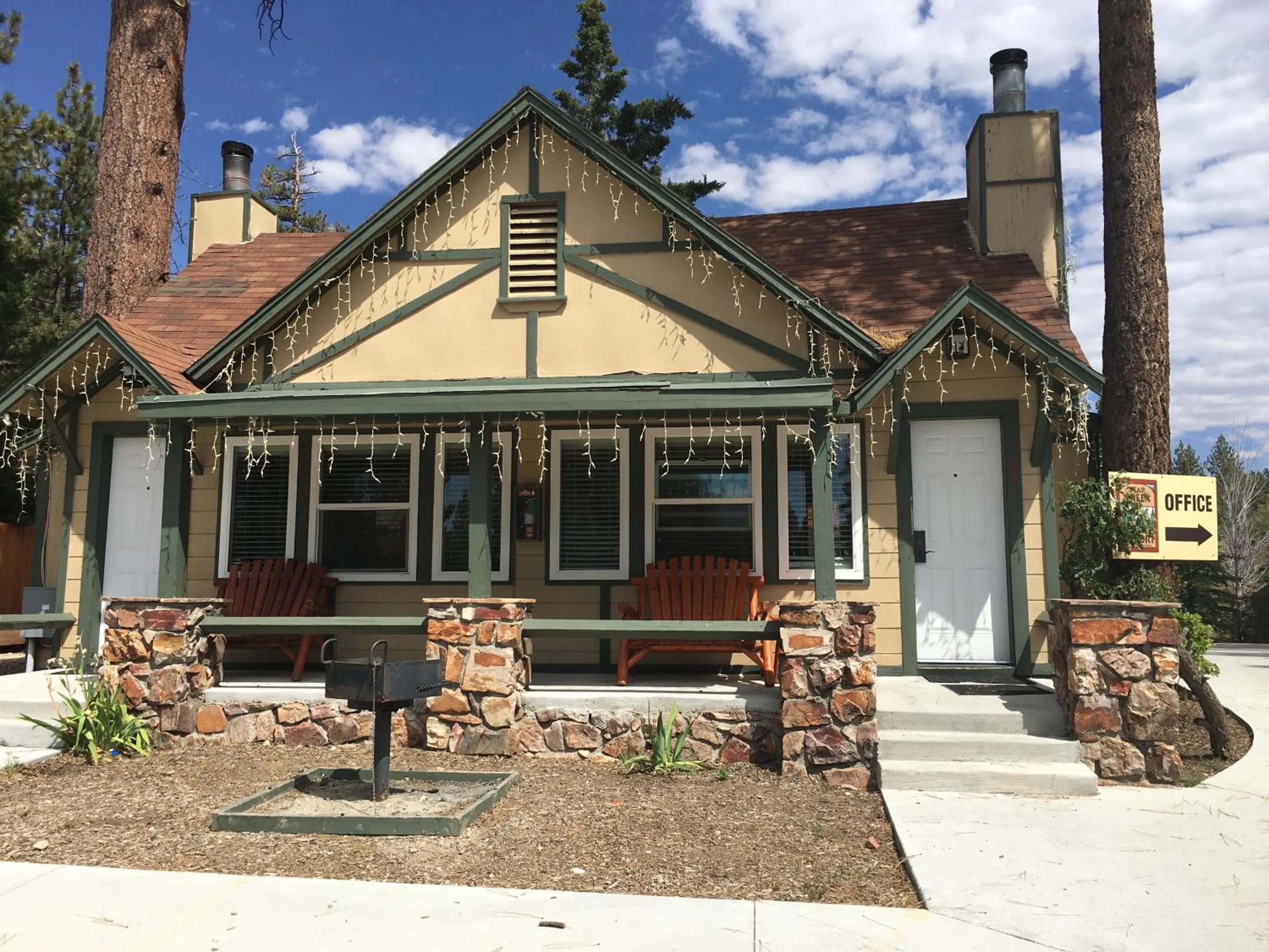 Property building in Bear Creek Resort
