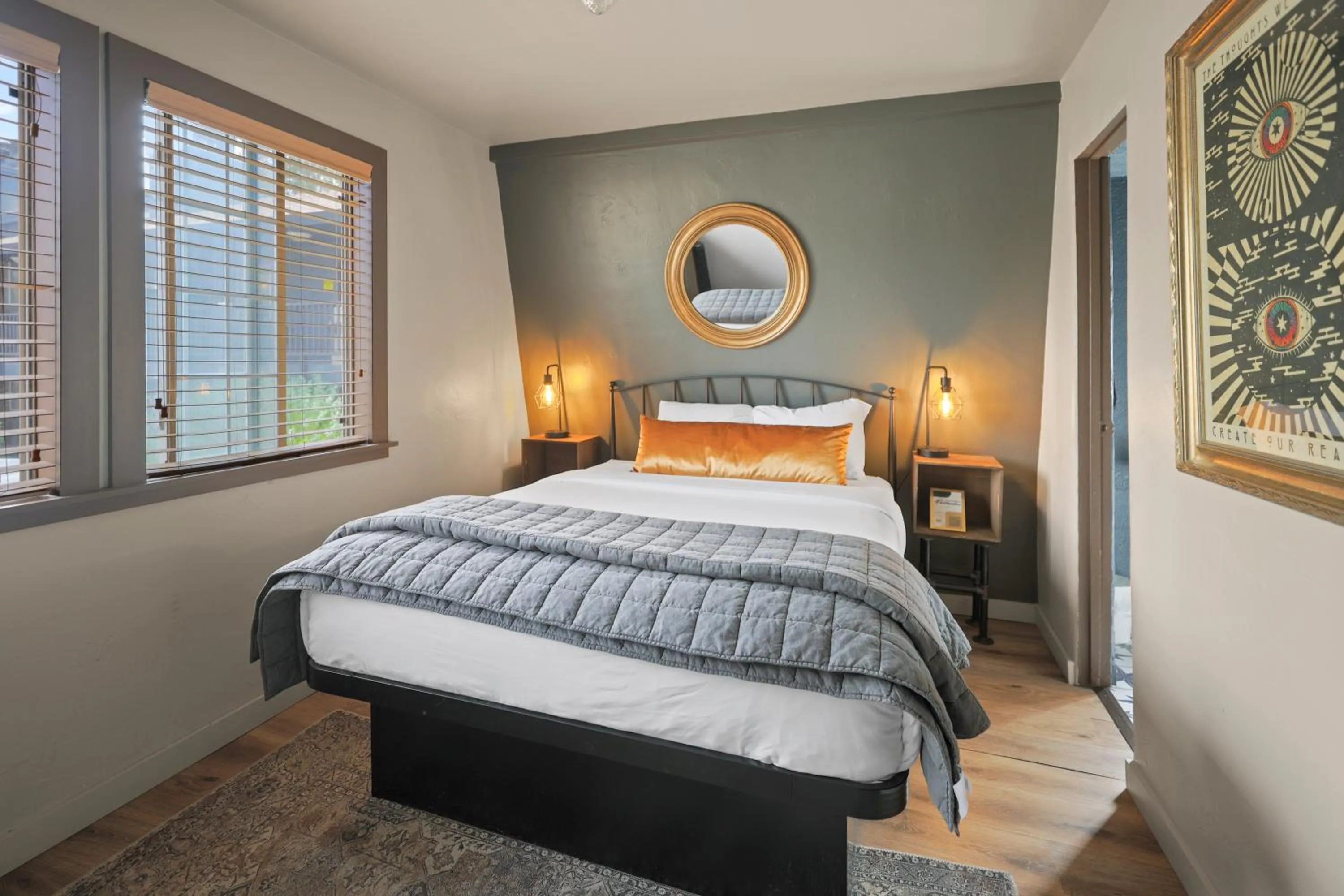 Bedroom, Bed in Sessions Retreat & Hotel