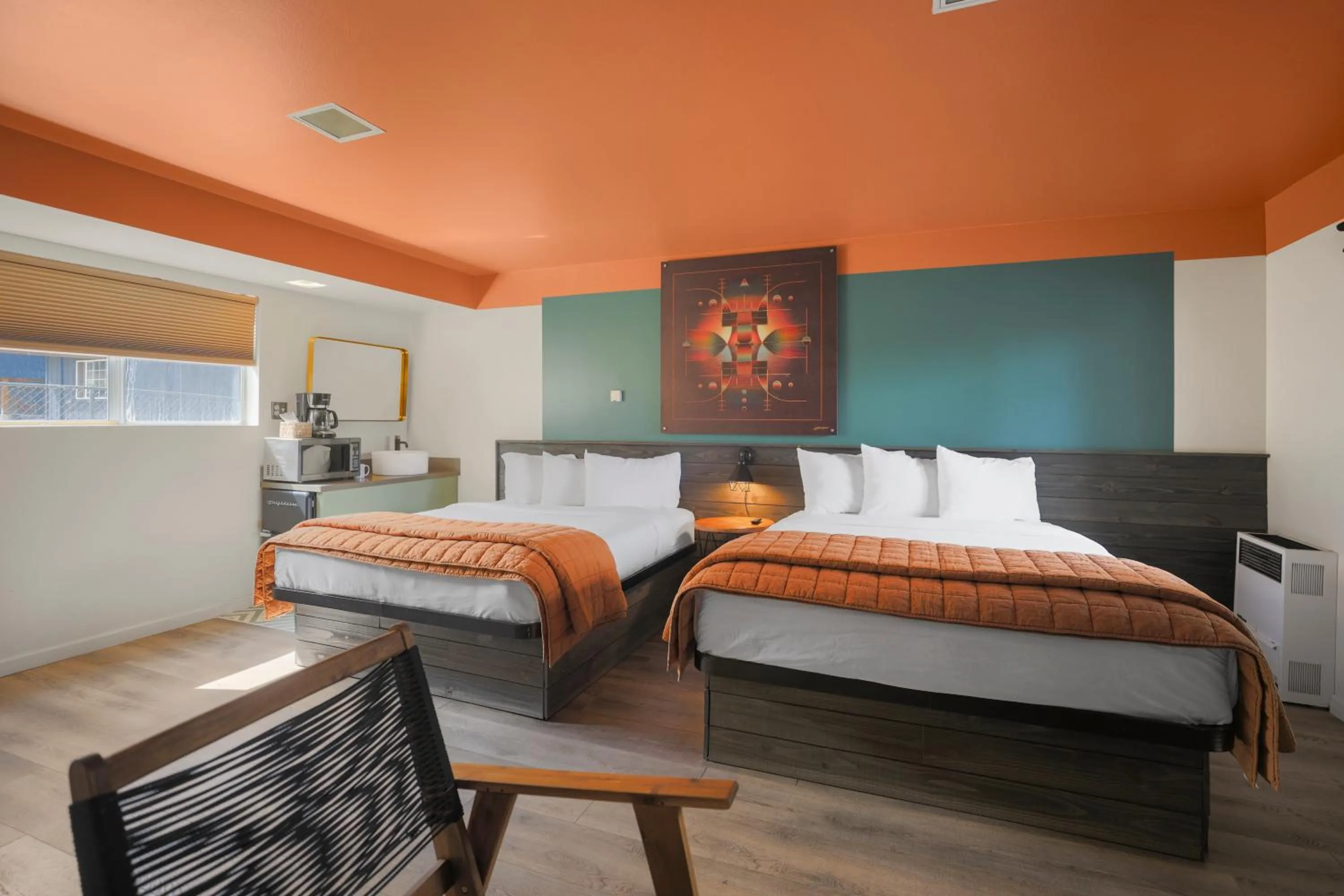 Bed in Sessions Retreat & Hotel