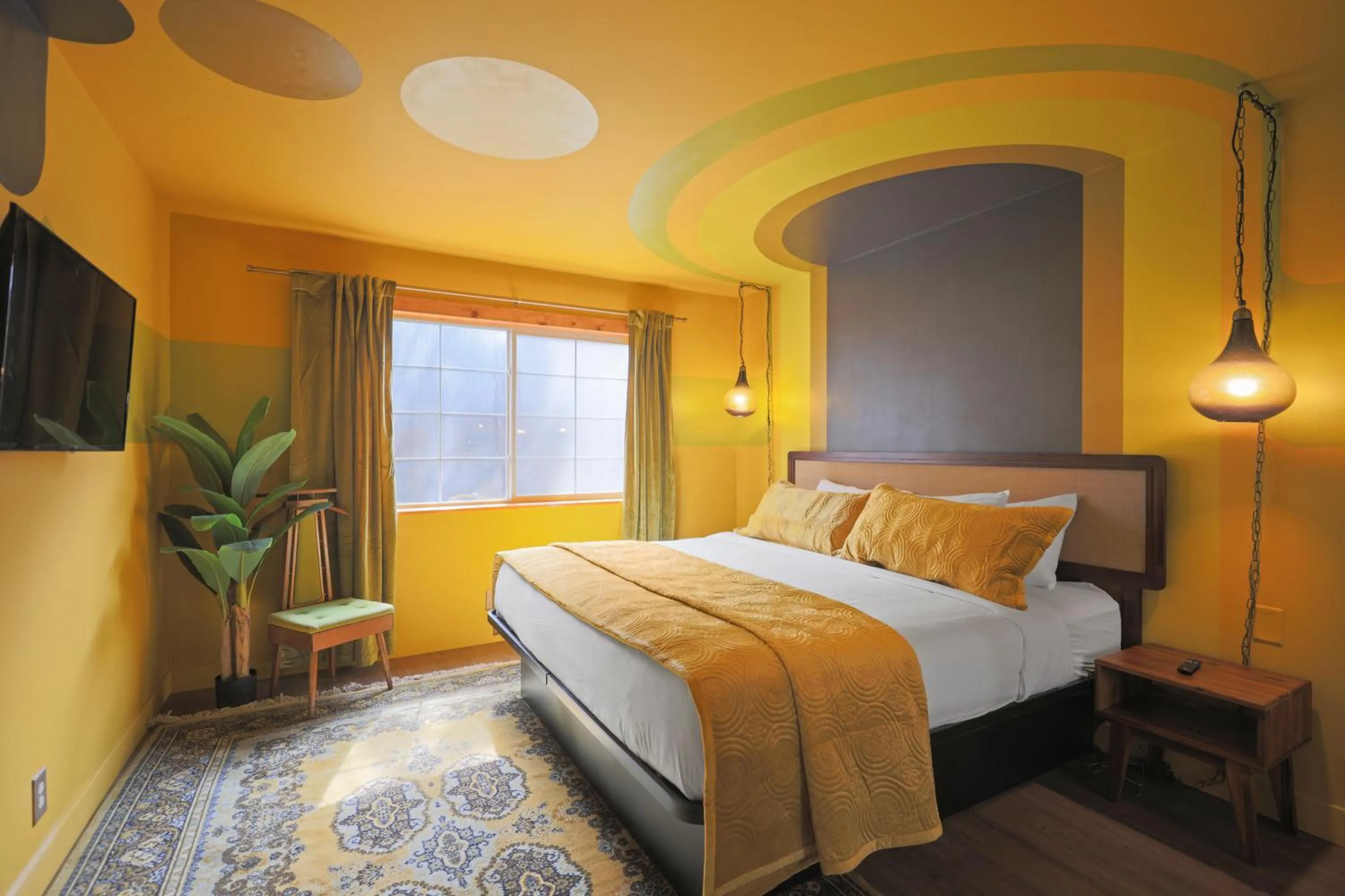 Bed in Sessions Retreat & Hotel