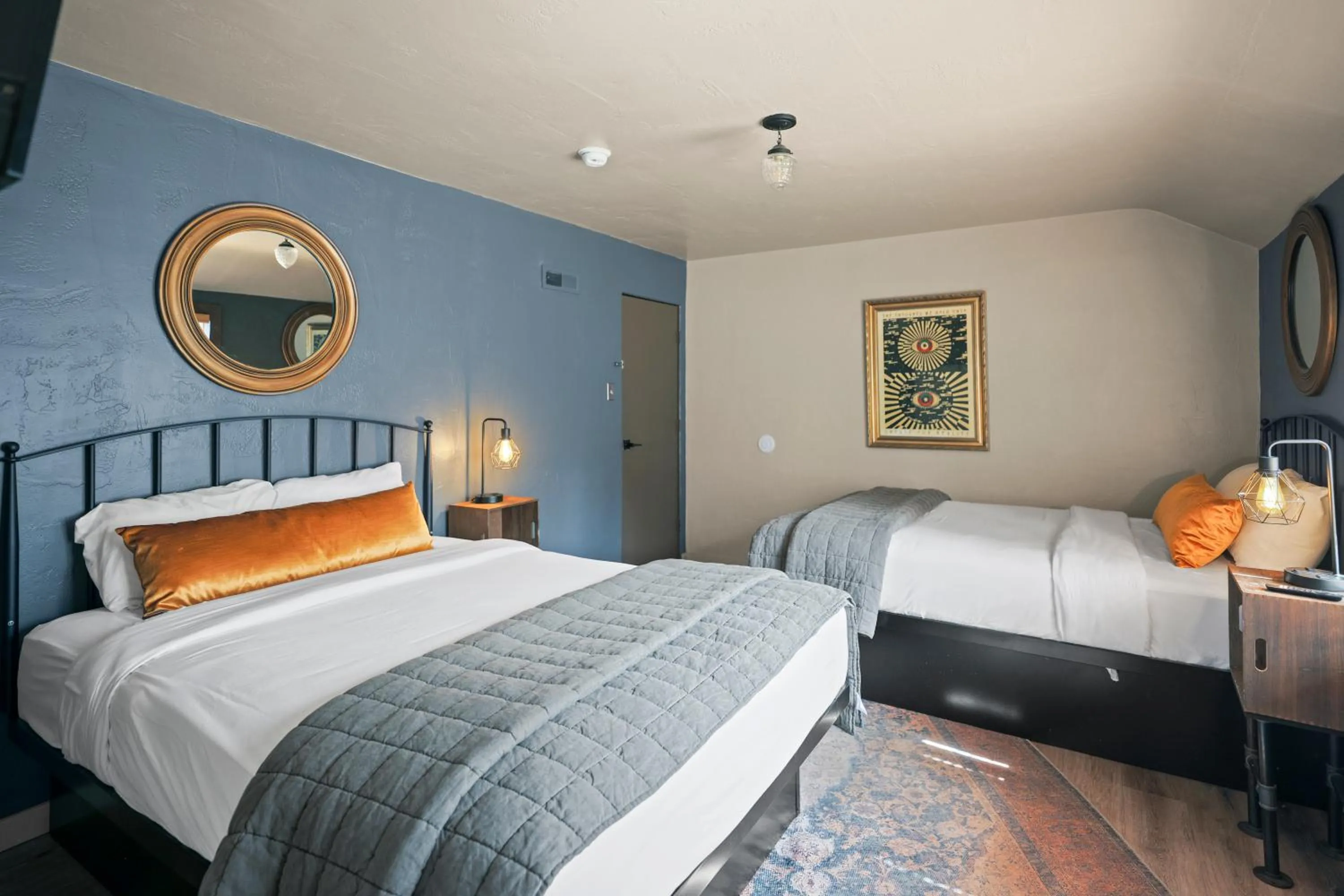 Bed in Sessions Retreat & Hotel