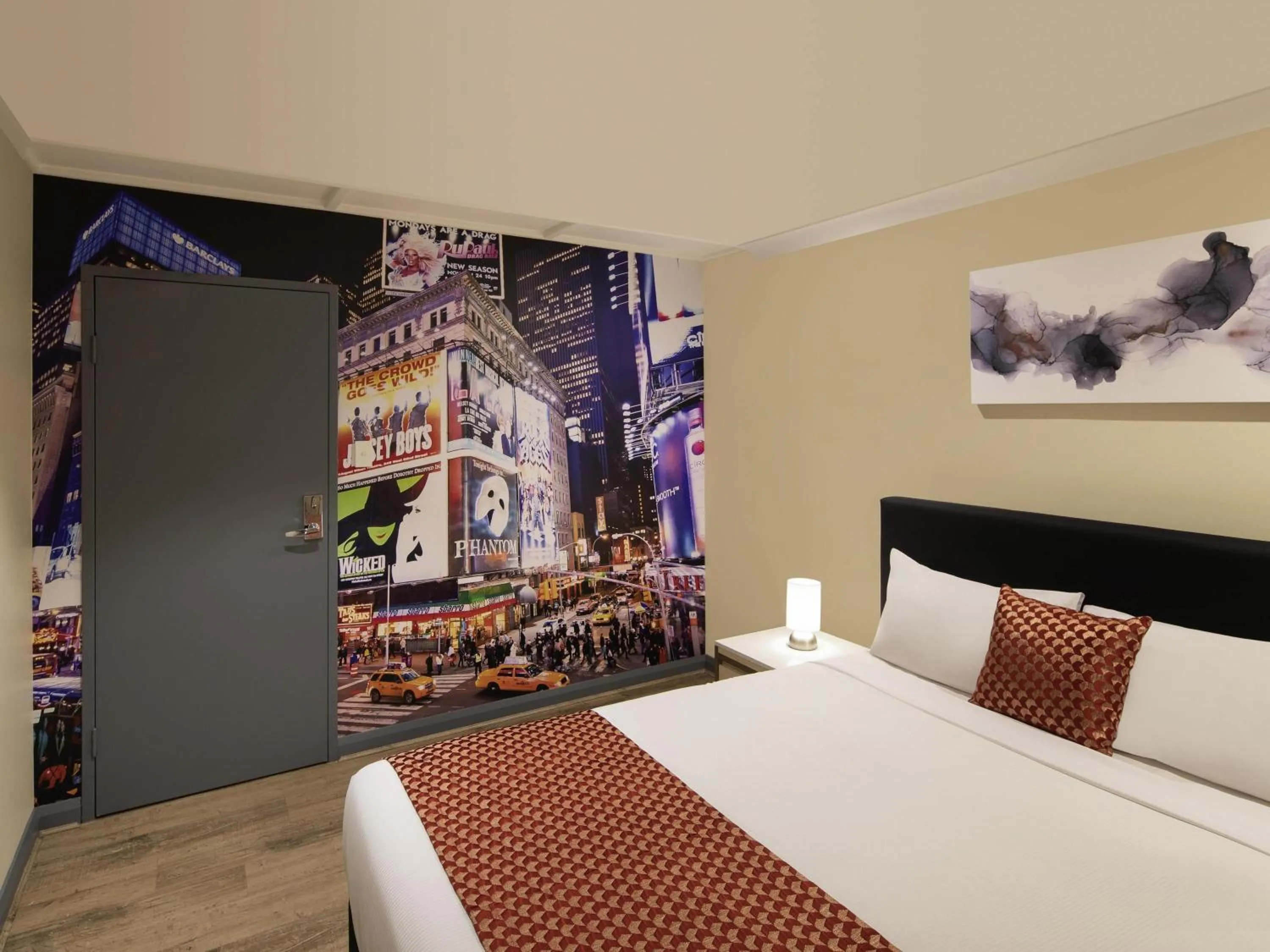 Bedroom, Bed in BreakFree on Broadway Sydney, an Accor Hotel