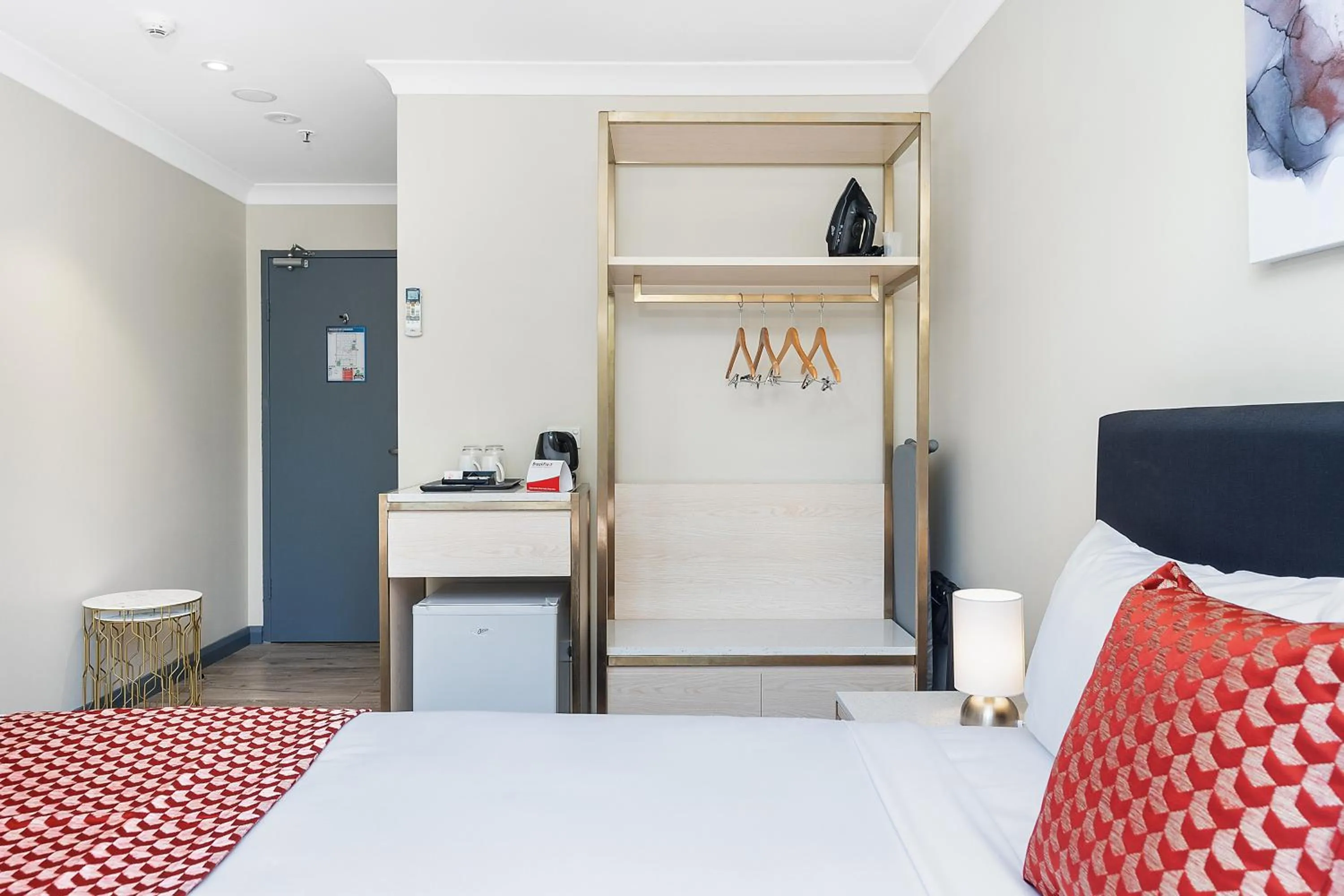 Photo of the whole room, Bed in BreakFree on Broadway Sydney, an Accor Hotel