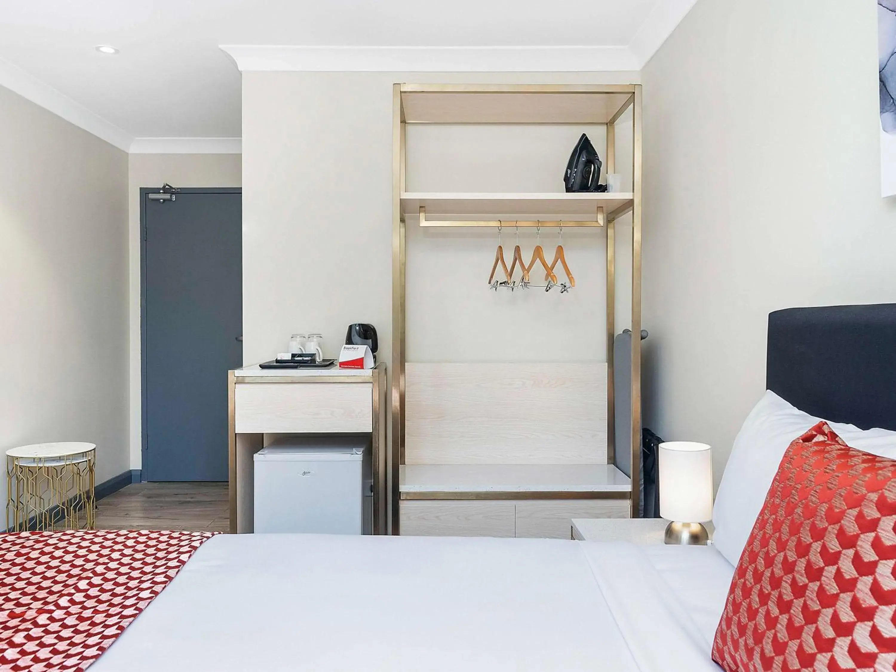 Standard Queen Room in BreakFree on Broadway Sydney, an Accor Hotel Standard Queen Room in BreakFree on Broadway Sydney, an Accor Hotel