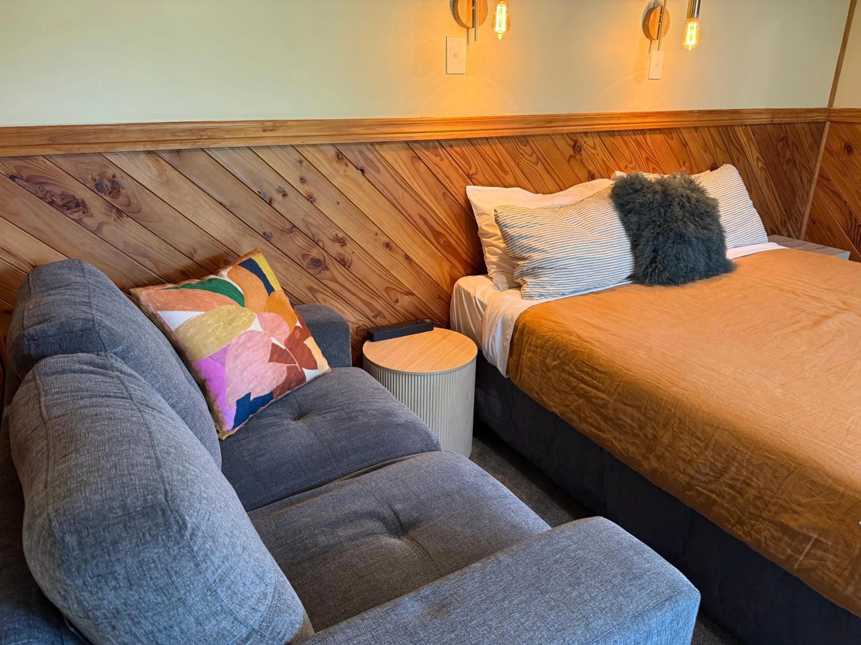 Bed in Te Anau Lakefront Backpackers